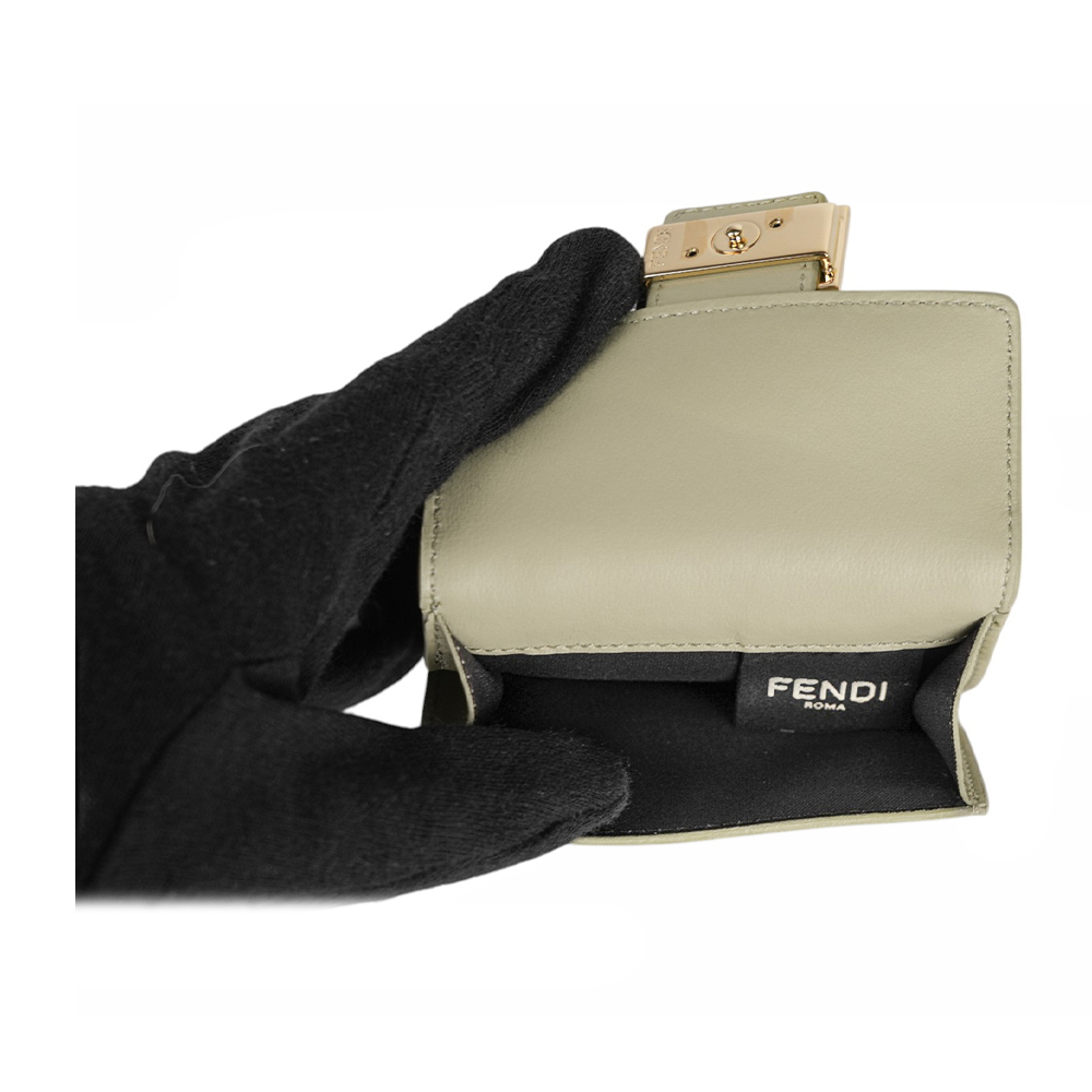 【FENDI】Baguette FF Logo三折短夾(鼠尾草綠)(Micro) 8M0395 AAJD F1AST