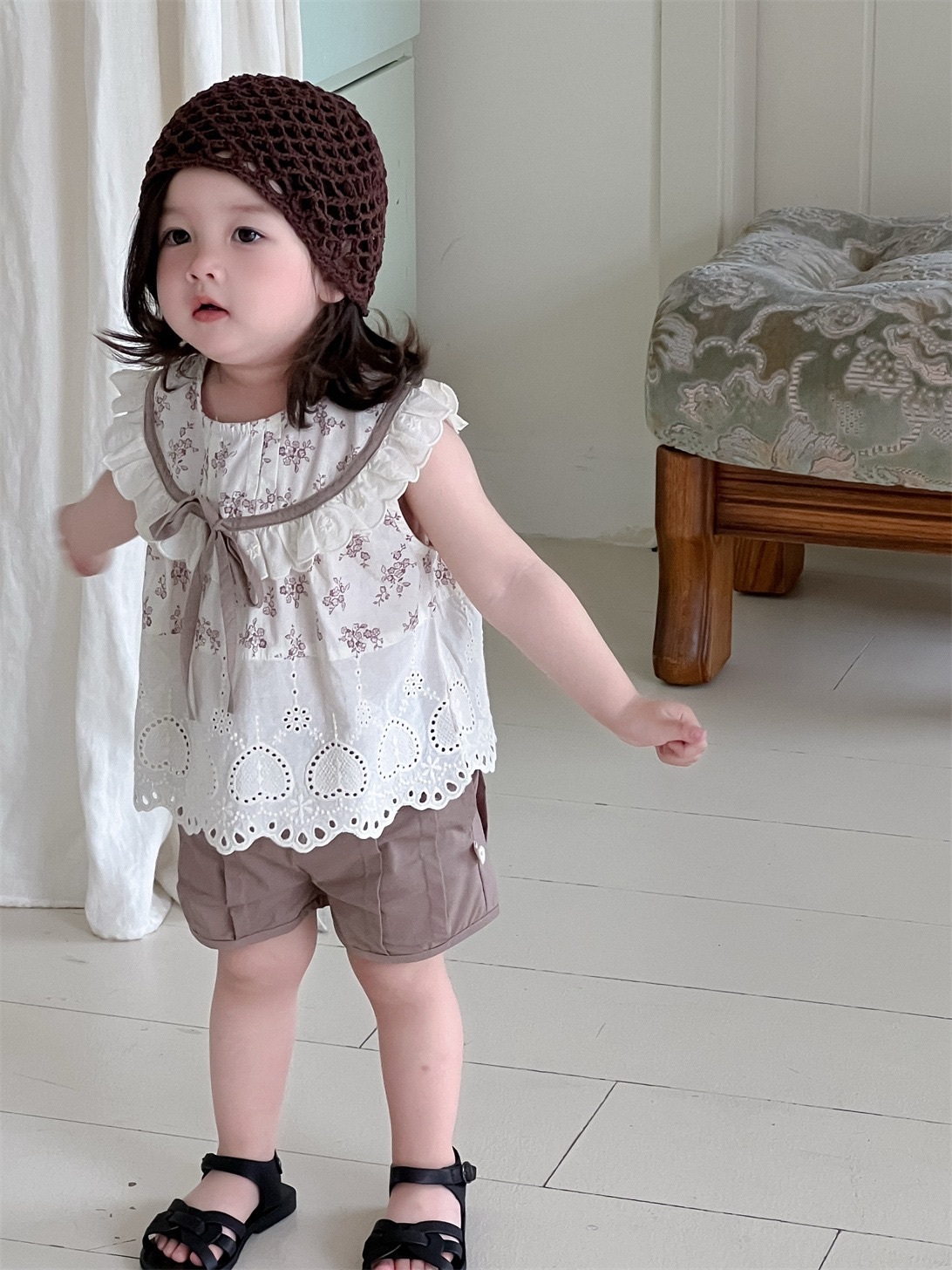 森系碎花上衣/咖色短褲