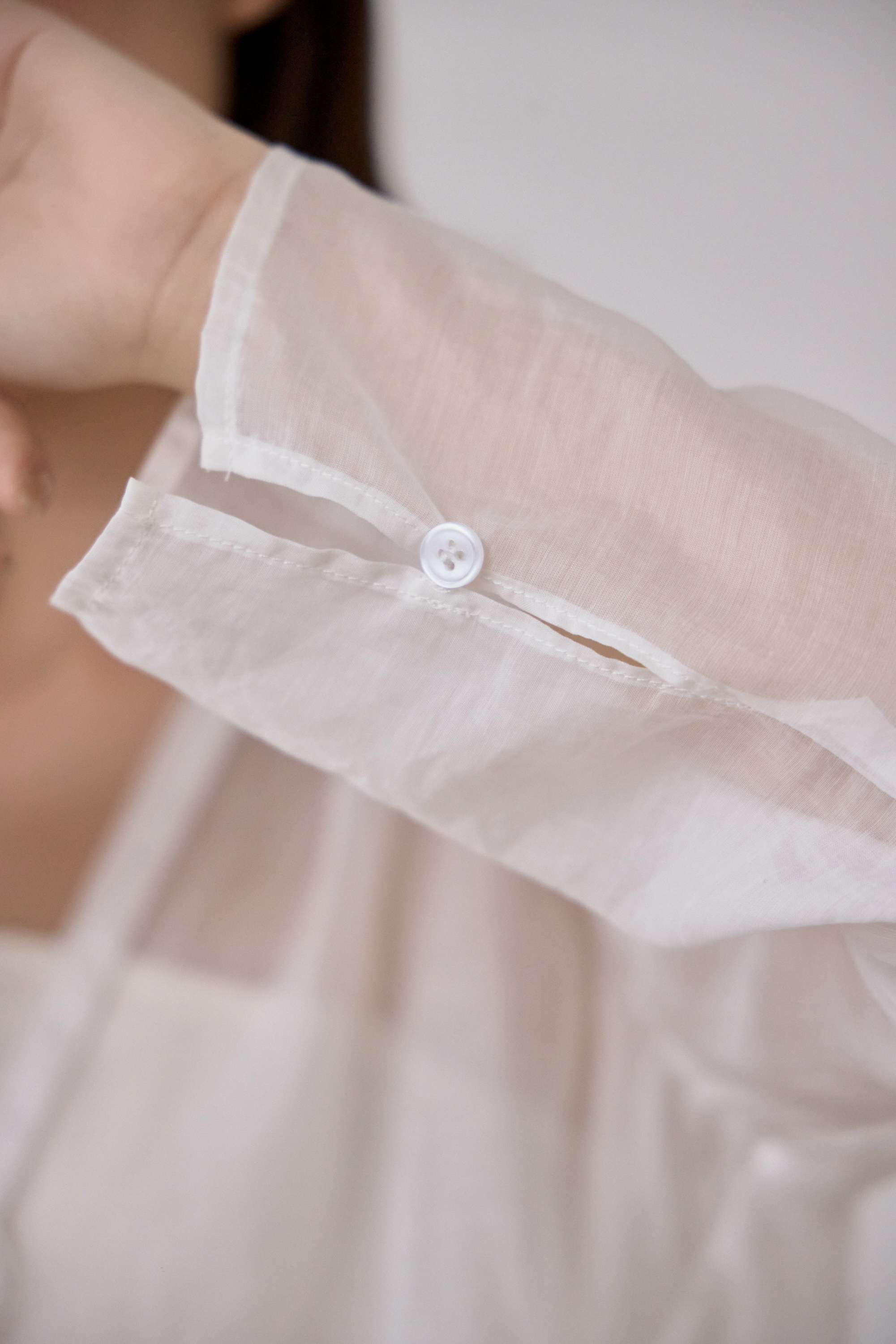 Gmade/裸感天絲透膚雙綁帶襯衫-絲光白