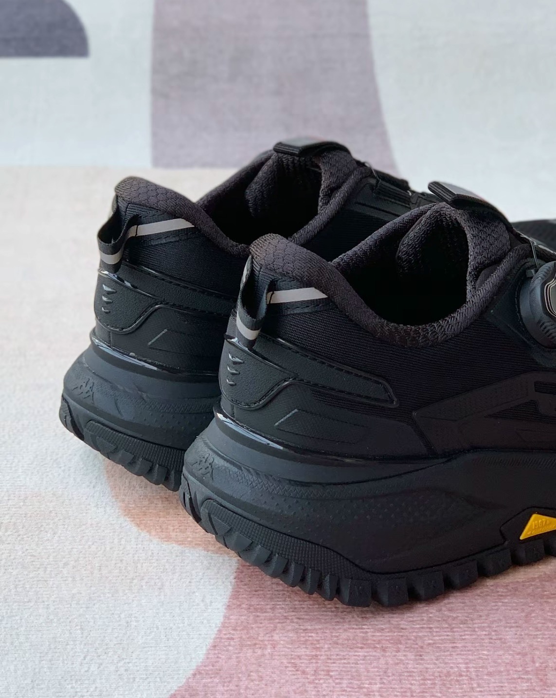 Kappa 背靠背 黑銀 運動休閒跑步鞋 男款