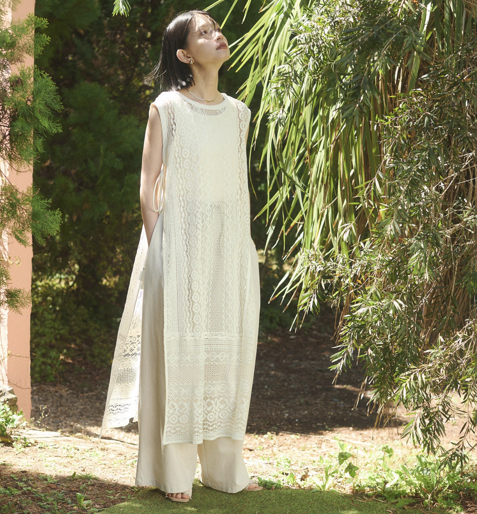 蕾絲層疊無袖連身裙