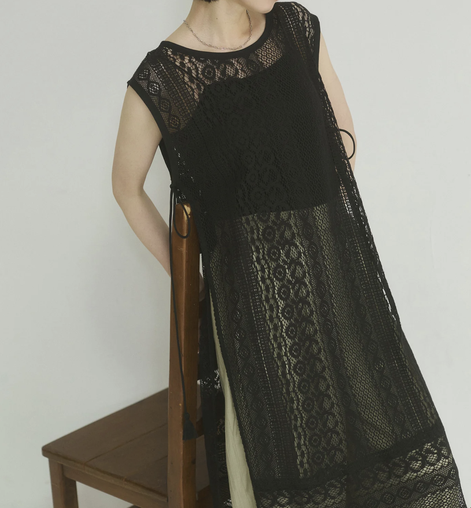 蕾絲層疊無袖連身裙