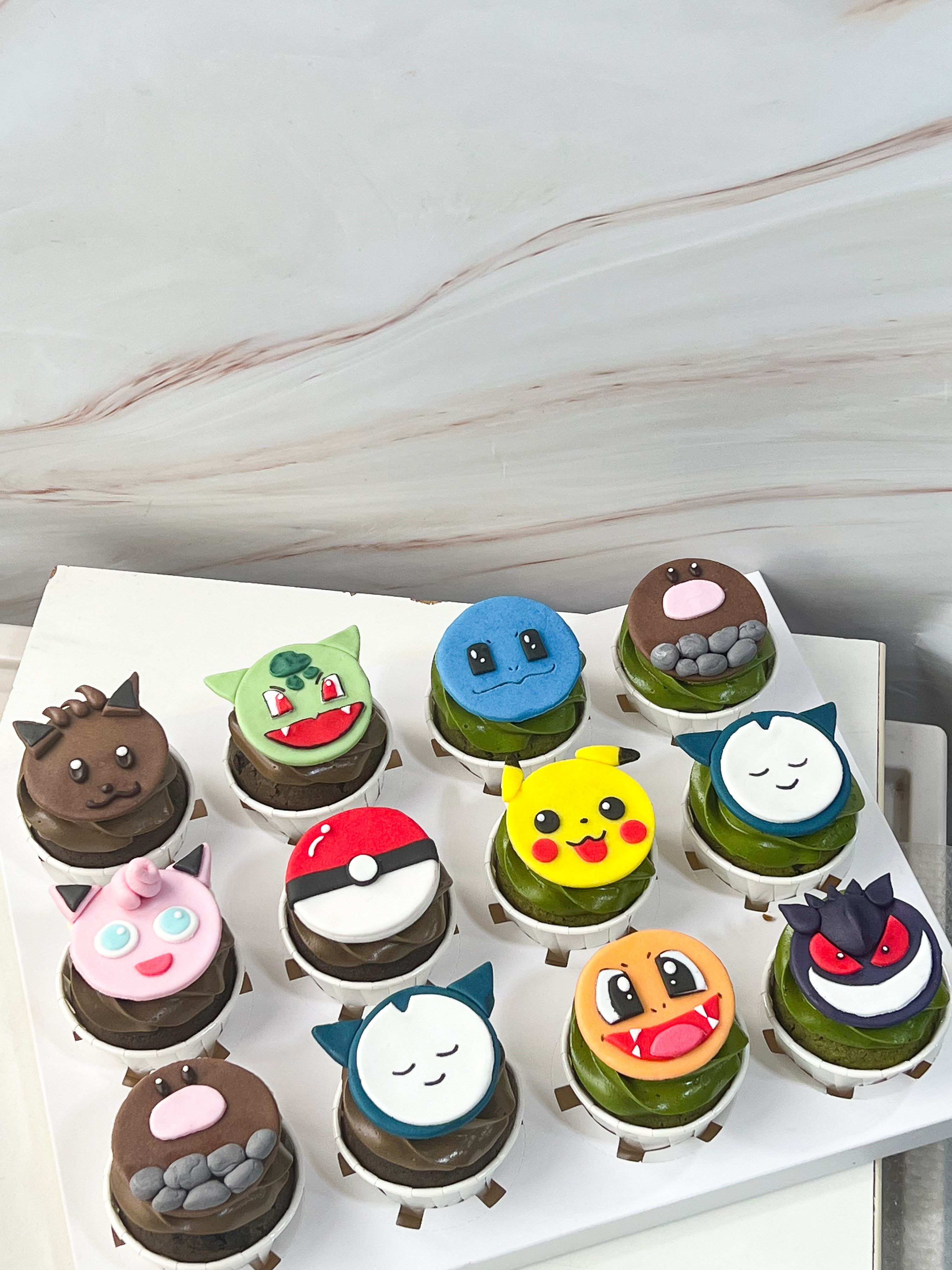 寵物小精靈糖皮奶油霜杯子蛋糕