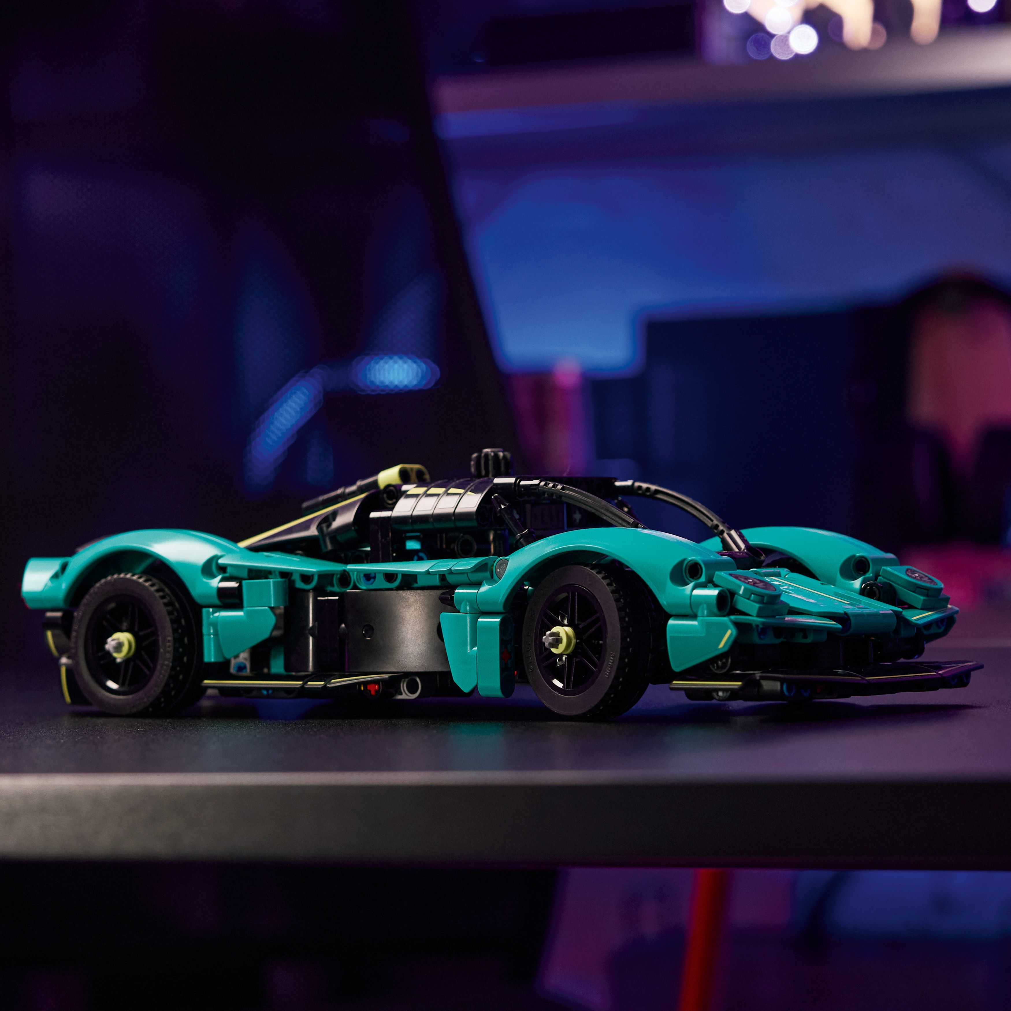 42208 Aston Martin Valkyrie