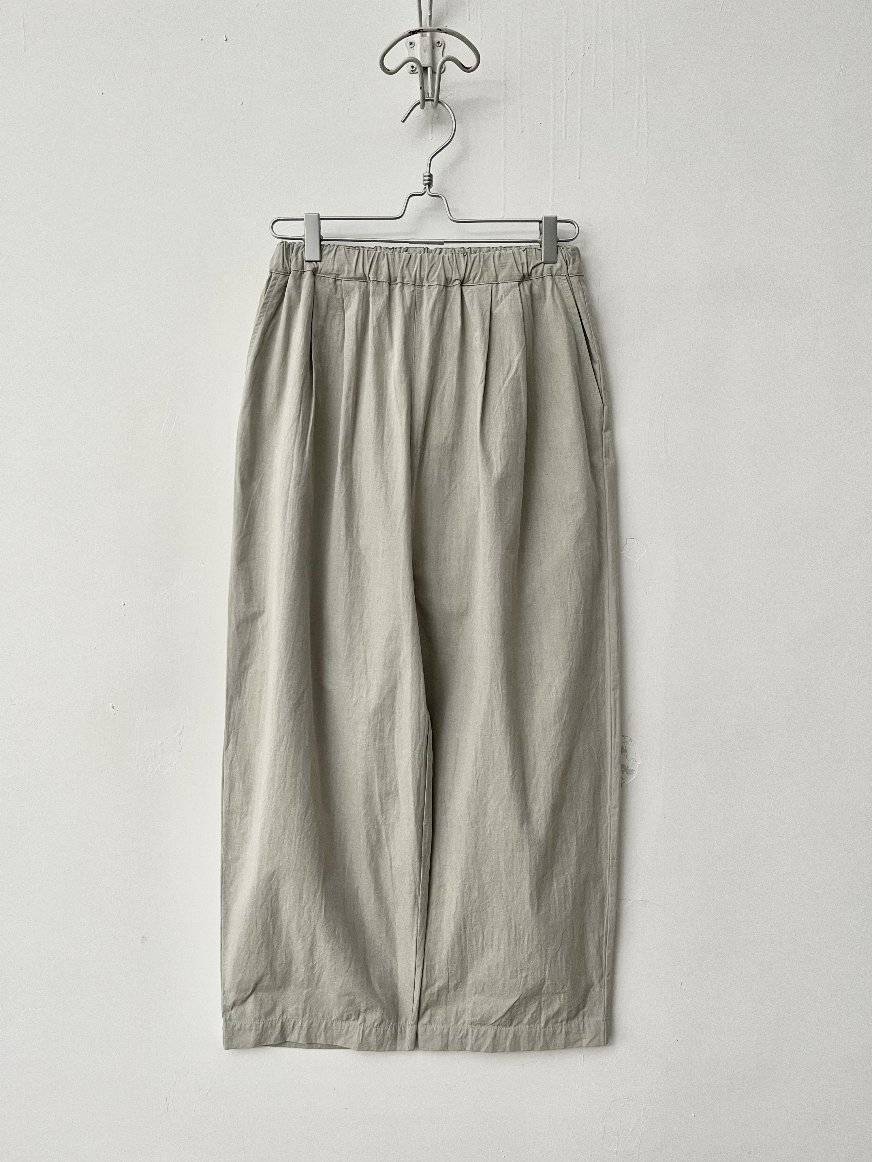 日本製  BLUE LAKE MARKET淺灰褲