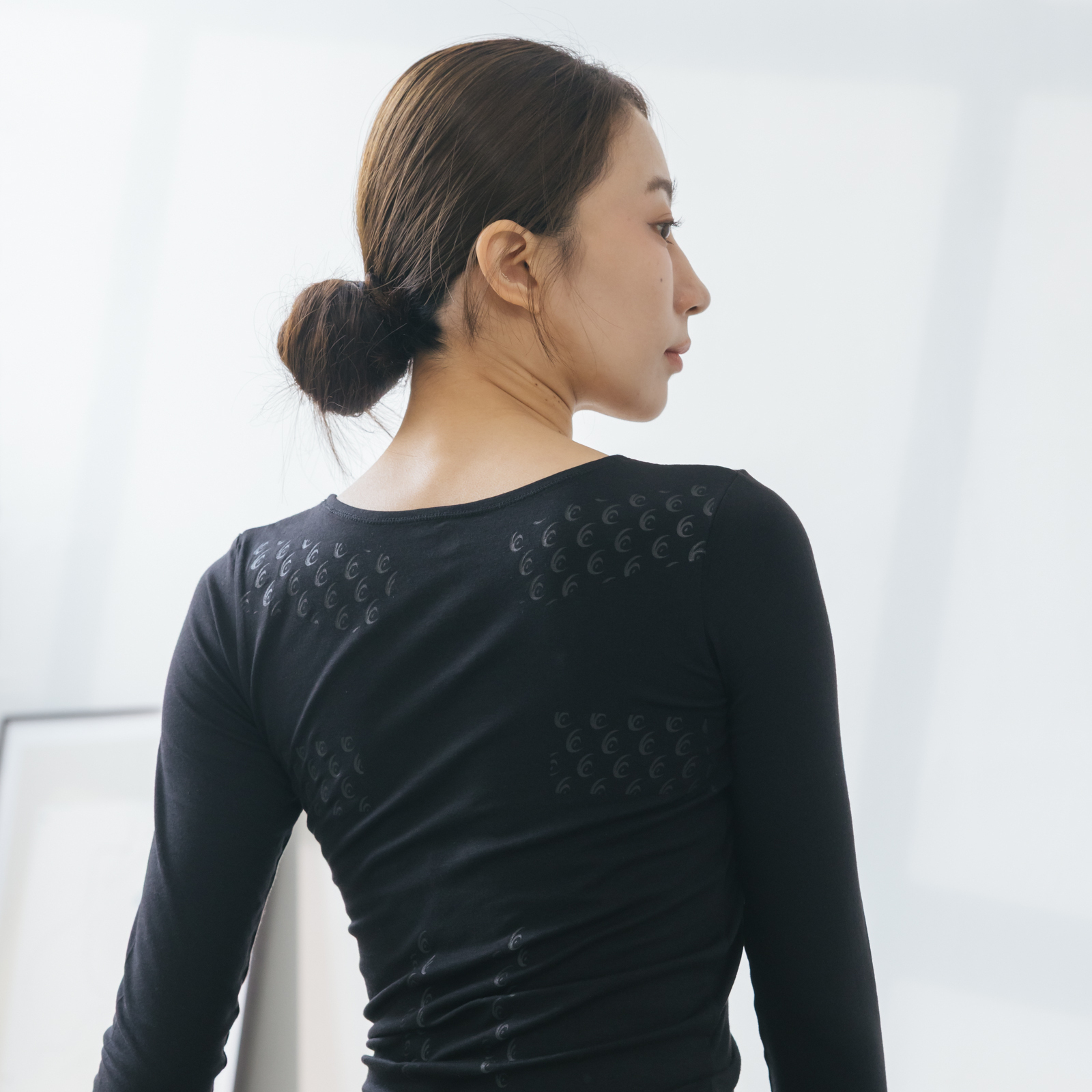 【黑電氣石】圓領發熱衣｜女款