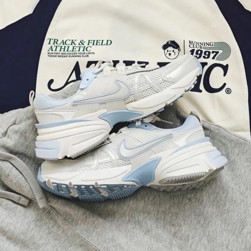 NIKE V2K RUN RUNTEKK 海鹽藍 寶寶藍 奶油白 米灰 銀色 復古 女鞋 FD0736-009 / 預購