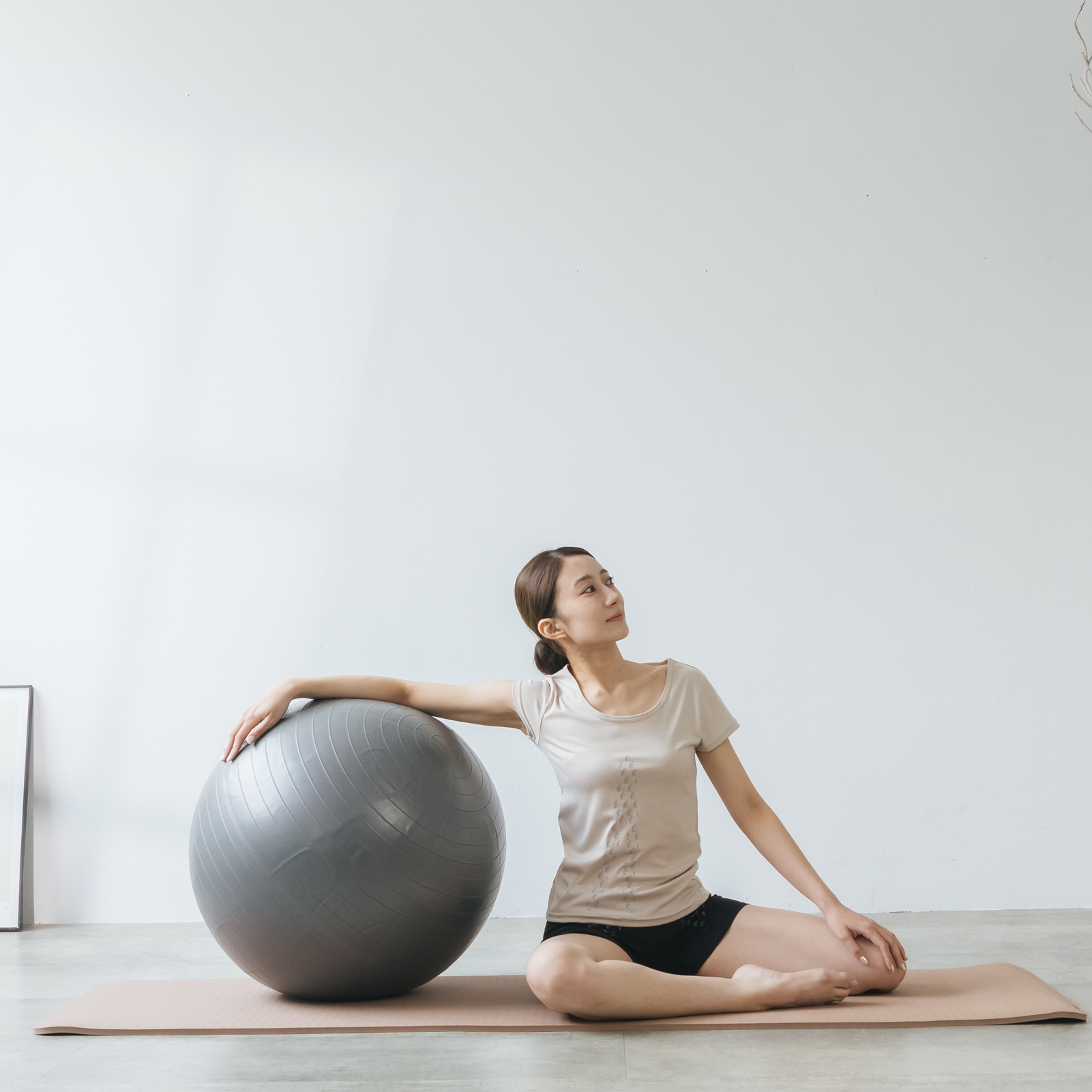 【黑電氣石】透氣圓領內搭短袖｜女款