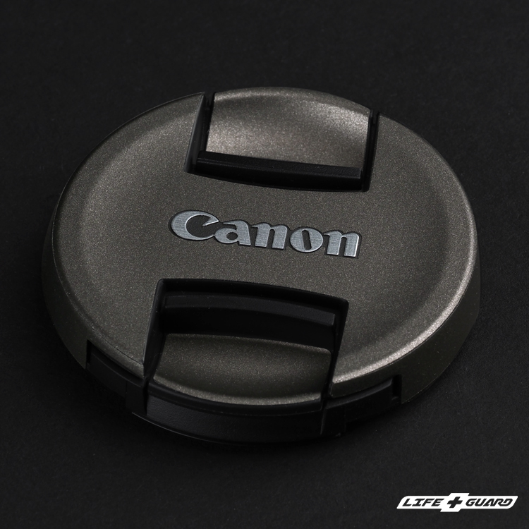 Canon RF-S 14-30mm F4-6.3 IS STM PZ 鏡頭蓋貼膜展示圖，LIFE+GUARD 霧面系列風格