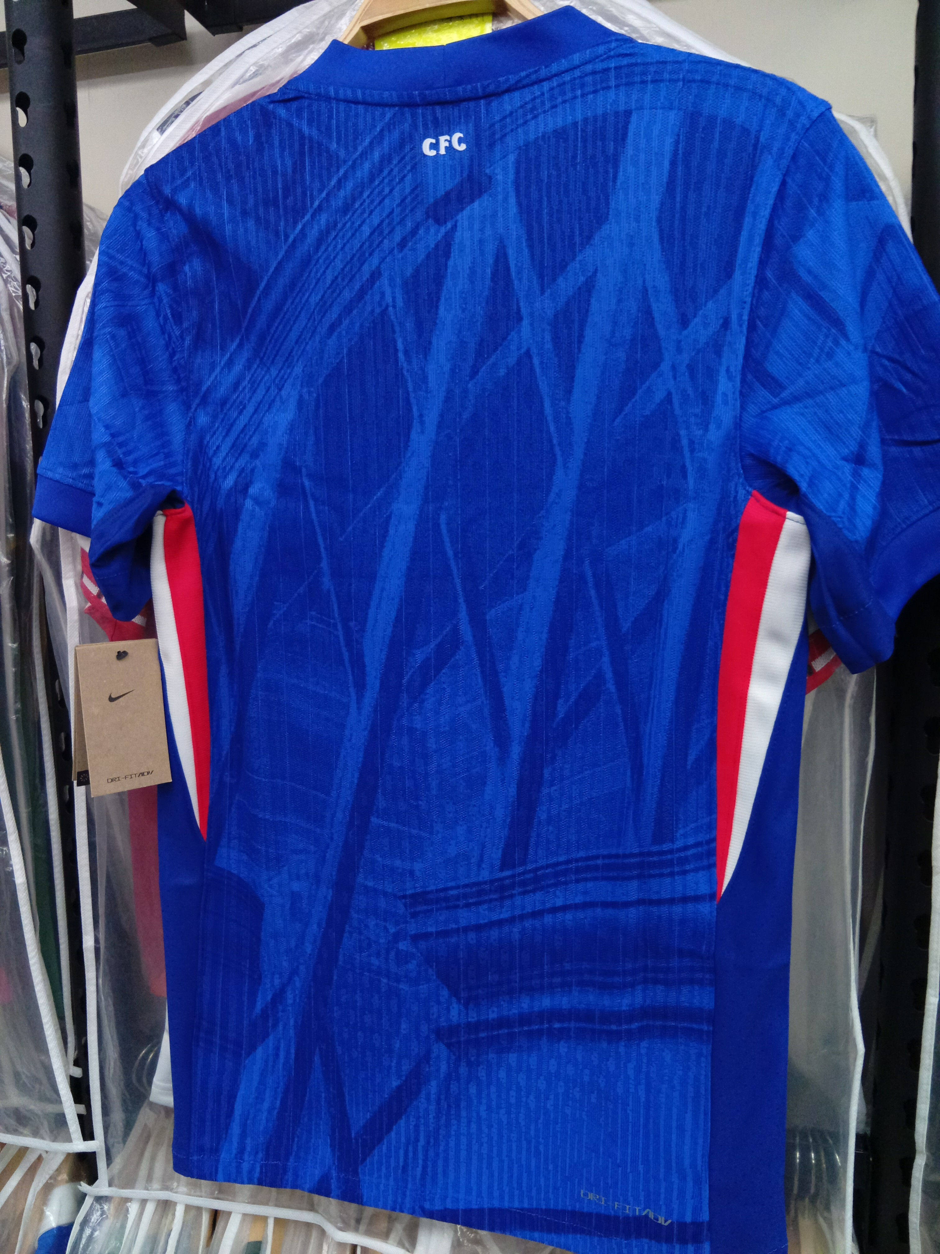 25-26車路士主場球員版球衣