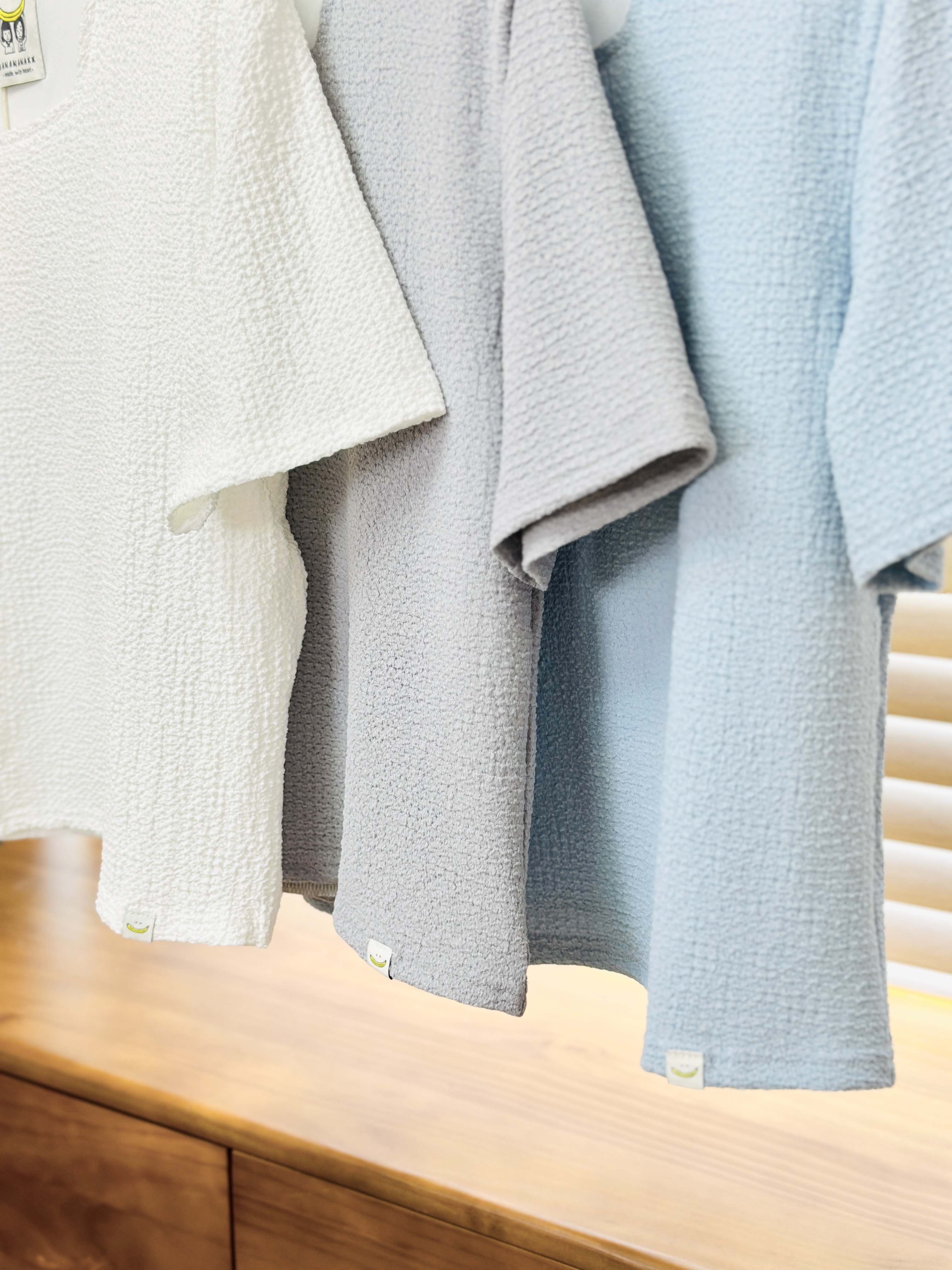 三色 / 皺皺方領短袖上衣 / Wrinkled Square-Neck Short Sleeve Top