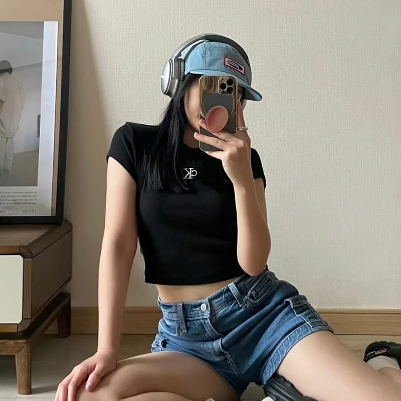 JENNIE同款 CALVIN KLEIN 刺繡螺紋圓領短袖T恤