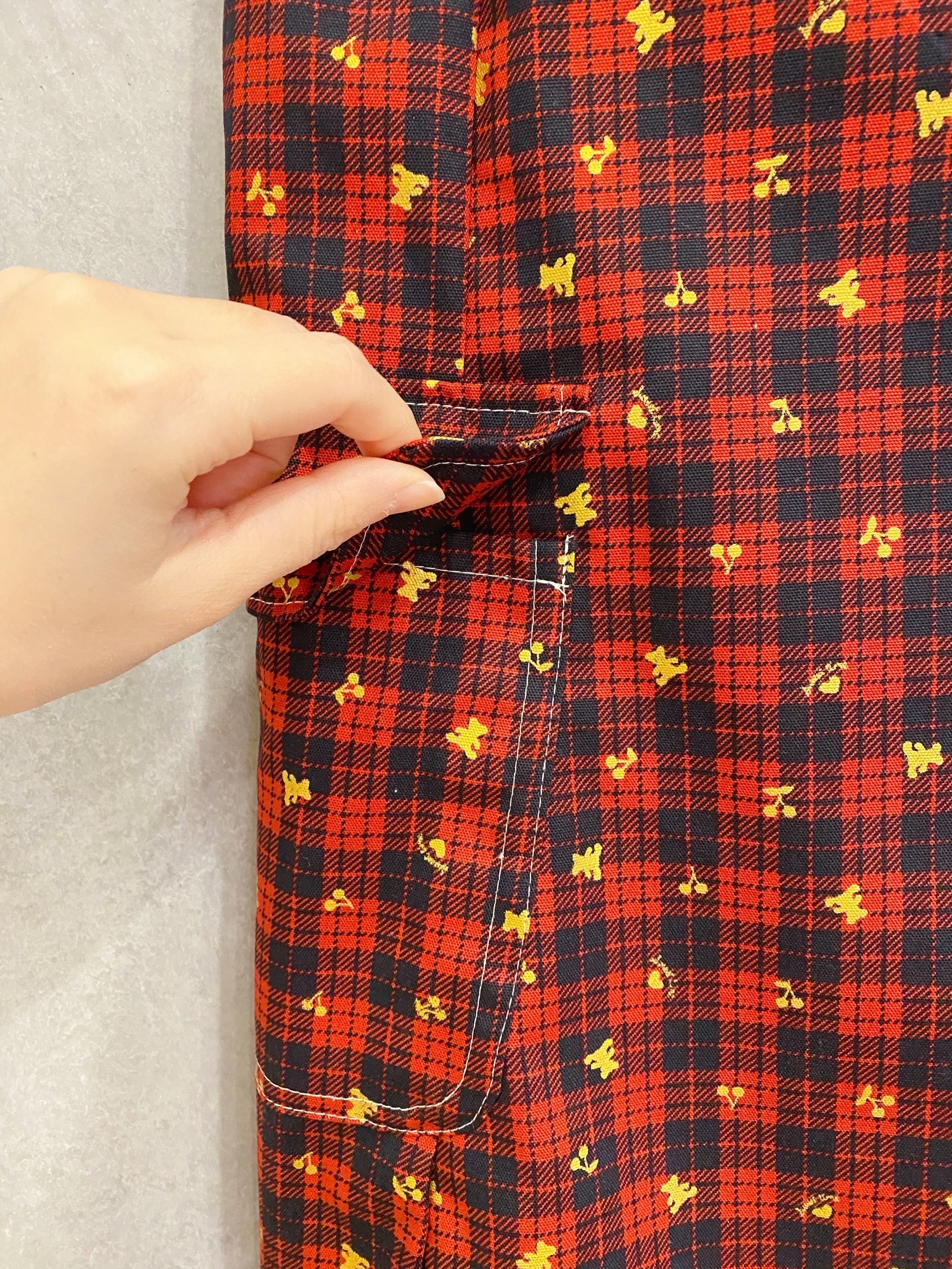 紅格燙金泰迪與櫻桃 媽咪v領背心短洋裝