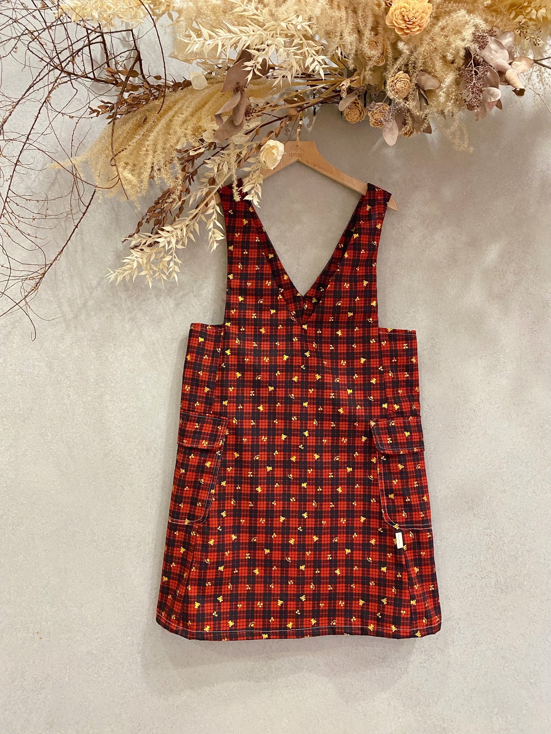 紅格燙金泰迪與櫻桃 媽咪v領背心短洋裝