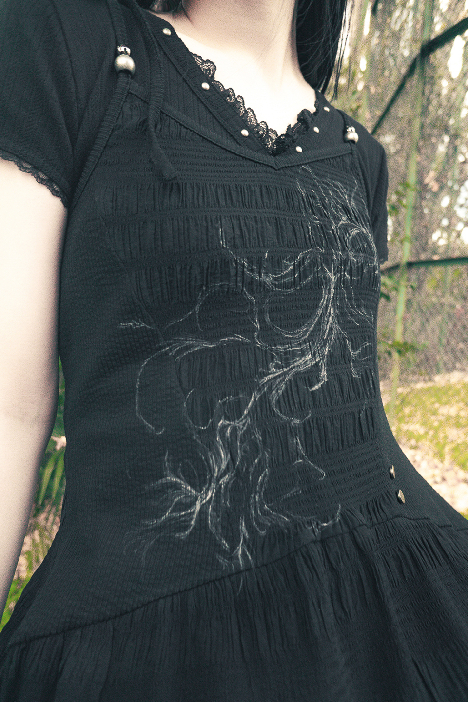 HUG YOUR SKIN) Flayered v-neck sleeveless - 2col