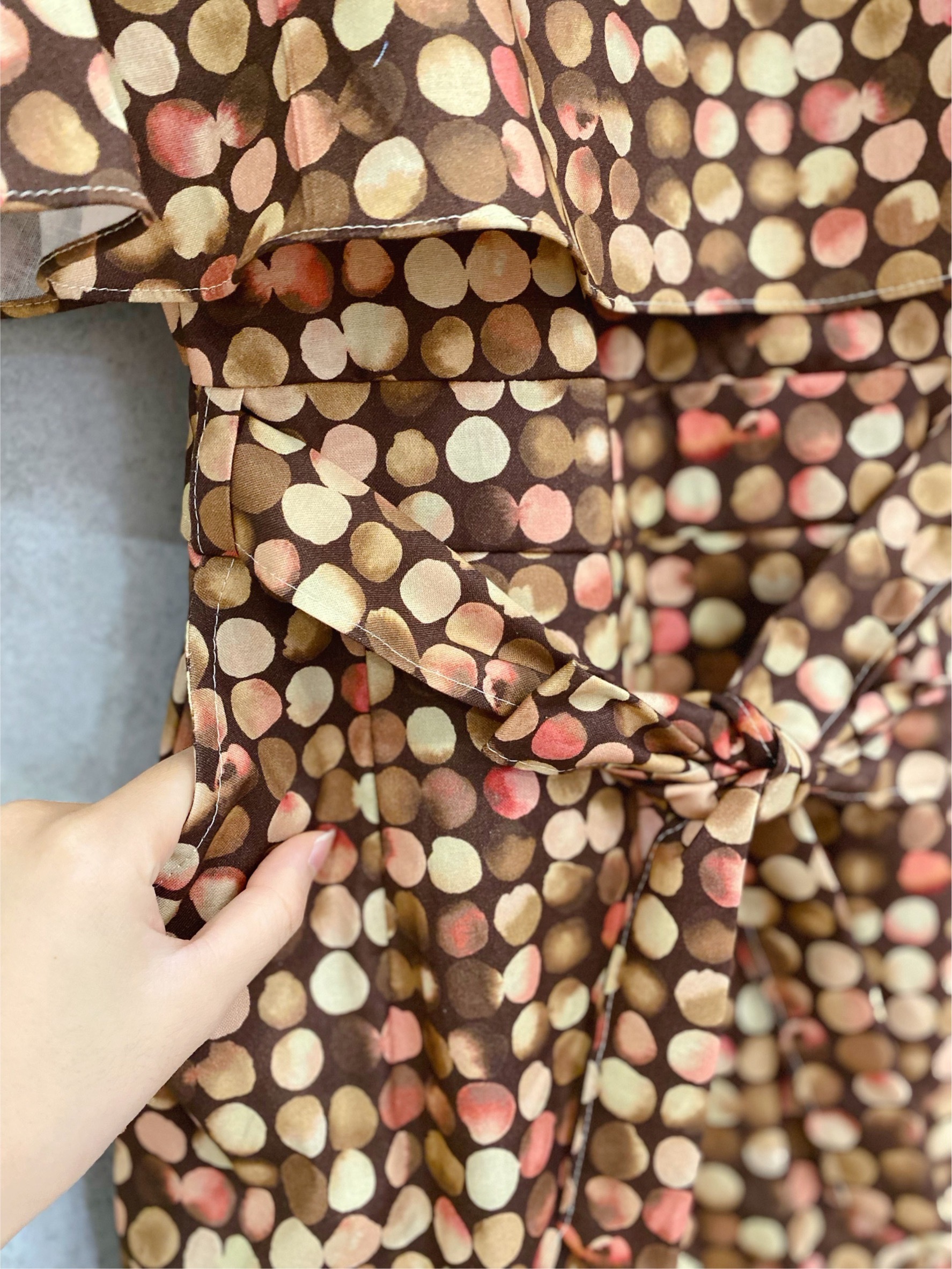 咖啡霓虹 媽咪荷葉吊帶長裙