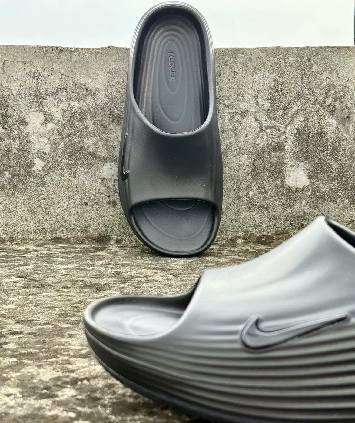 <現貨> Nike ReactX Rejuven8 Side Black 防滑防磨 一字拖鞋 黑色 HV4479001