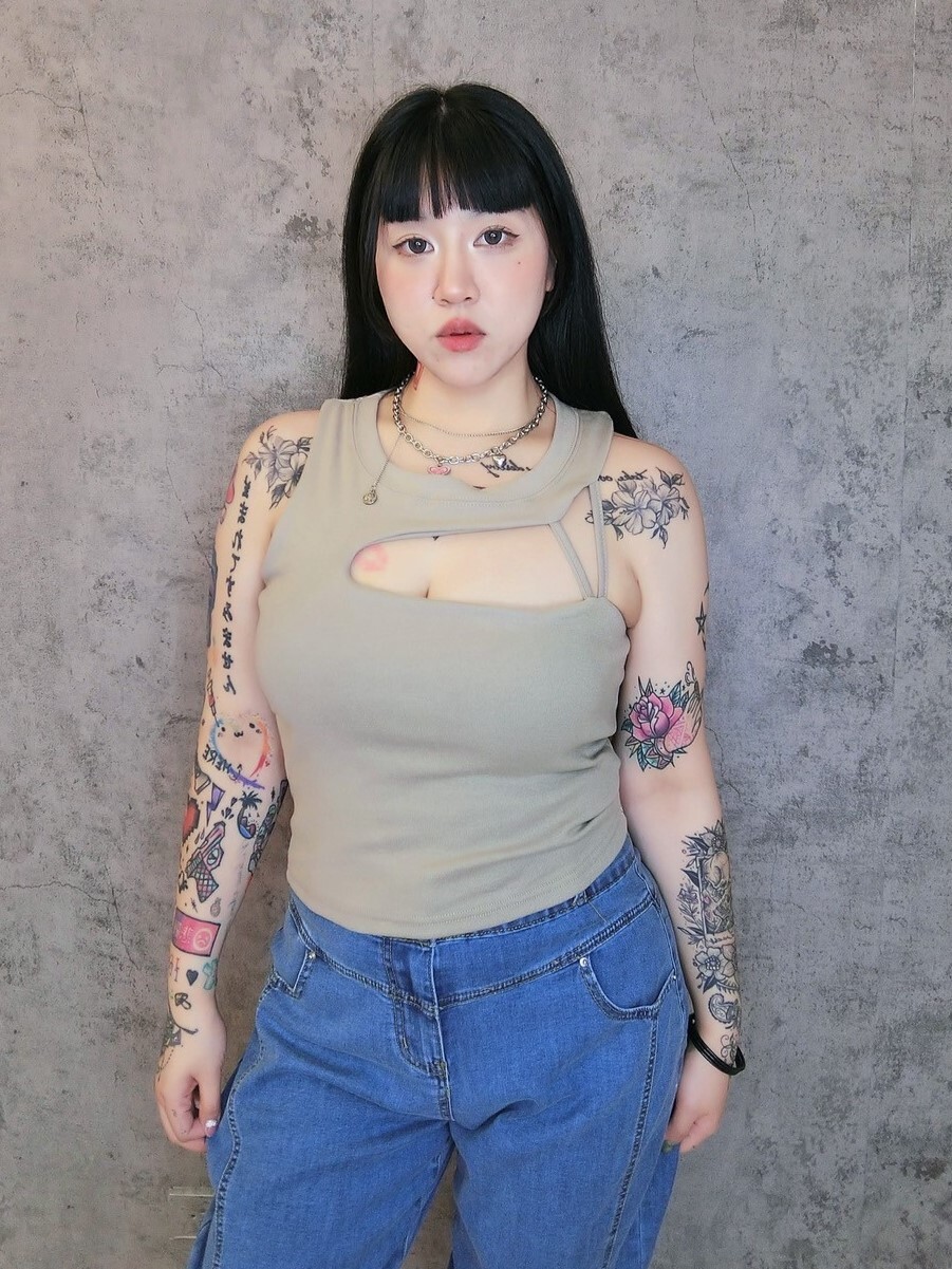 不規則胸開洞背心*有胸墊
