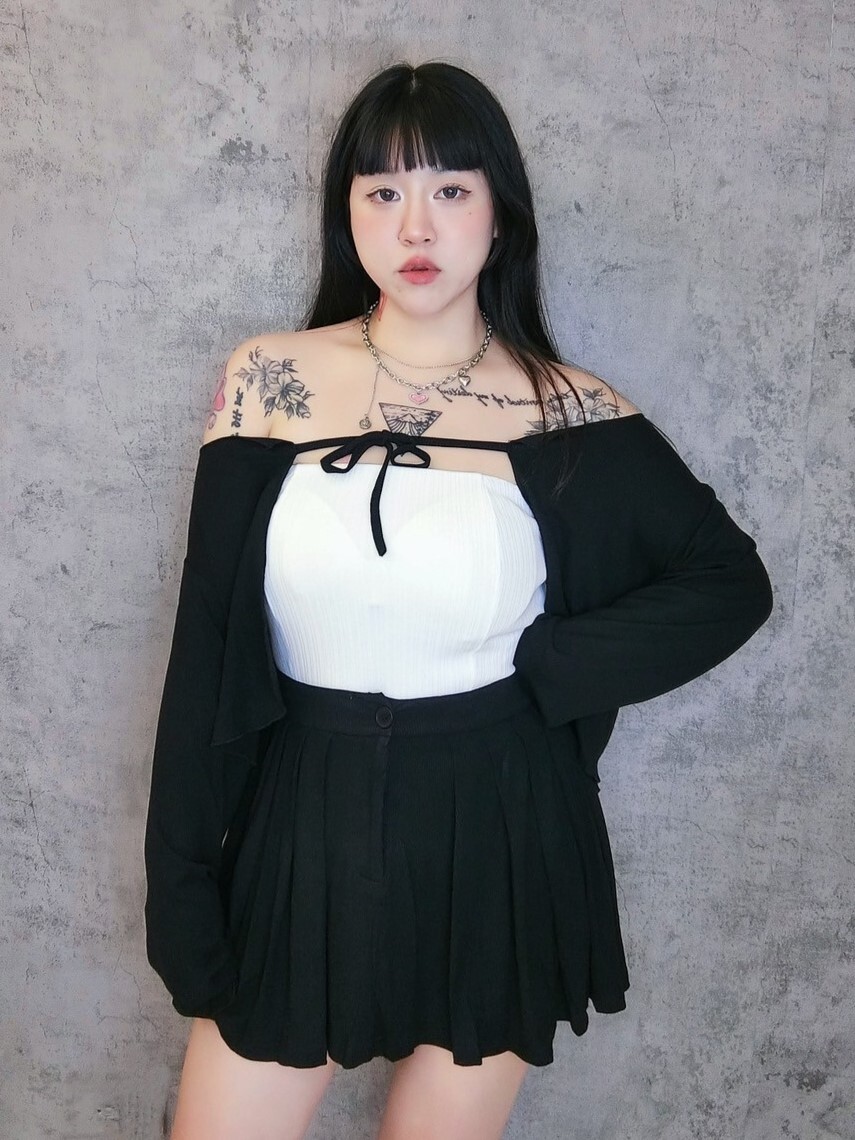 甜妹平口百褶裙綁繩罩衫三件套