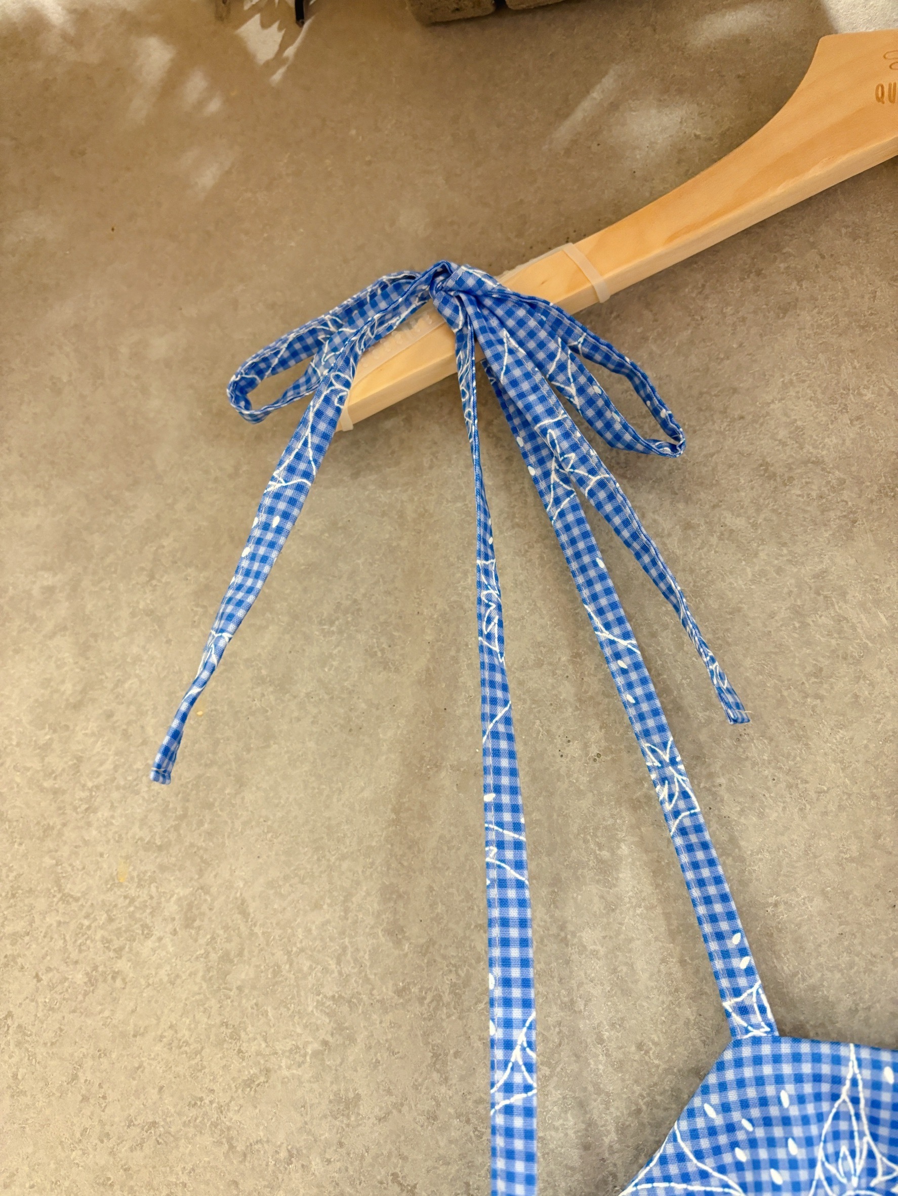 藍格草莓 媽咪吊帶短洋裝