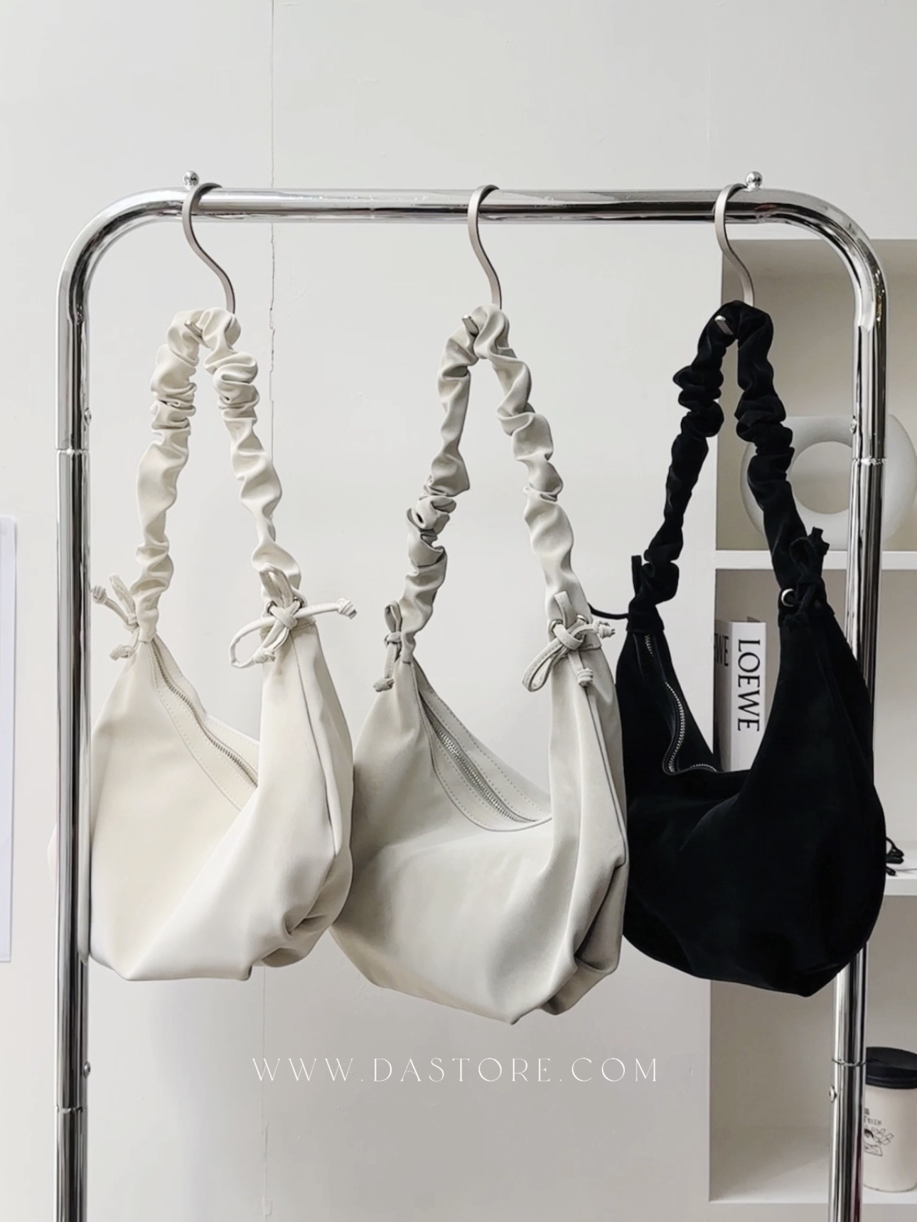 韓國皺摺絲光感雲朵包