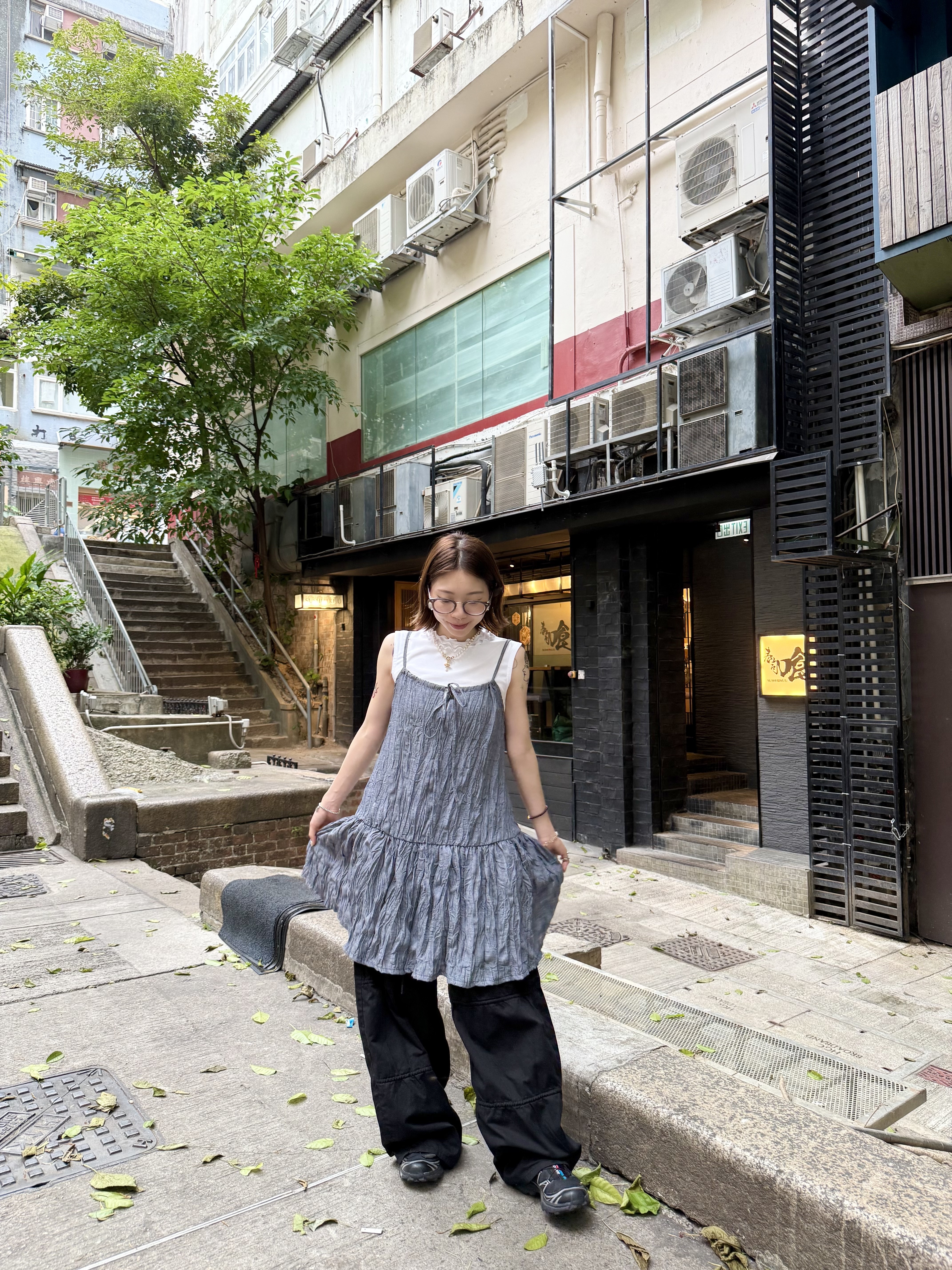 自留!薄款抽褶勁寬鬆褲