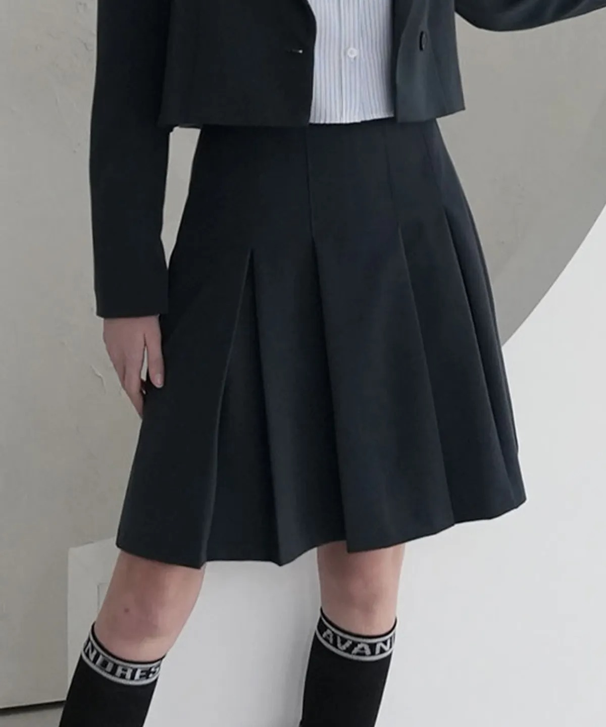 AVANDRESS Alexis Belt Pleats Skirt