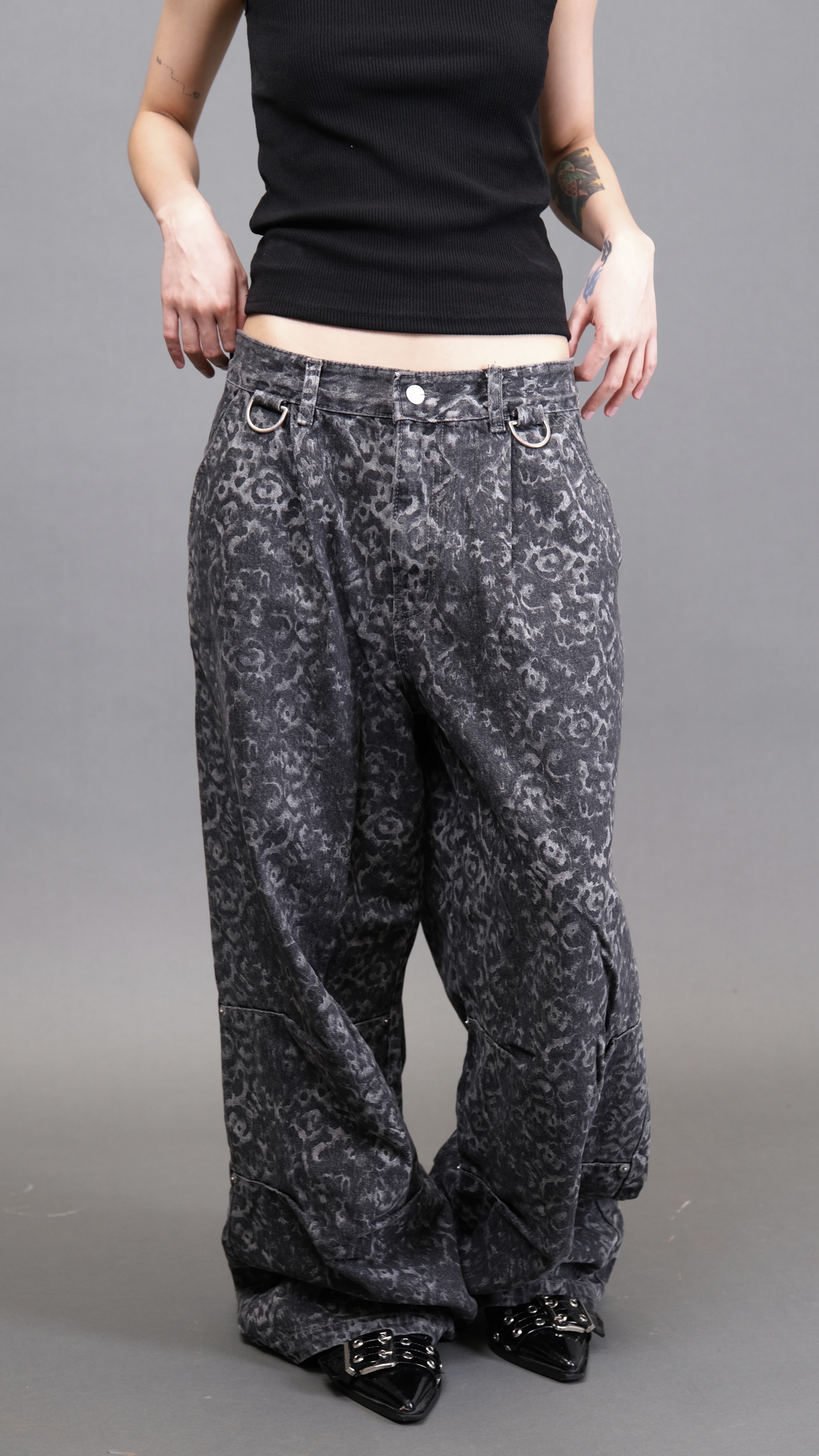 推!黑豹紋摺尾牛仔褲