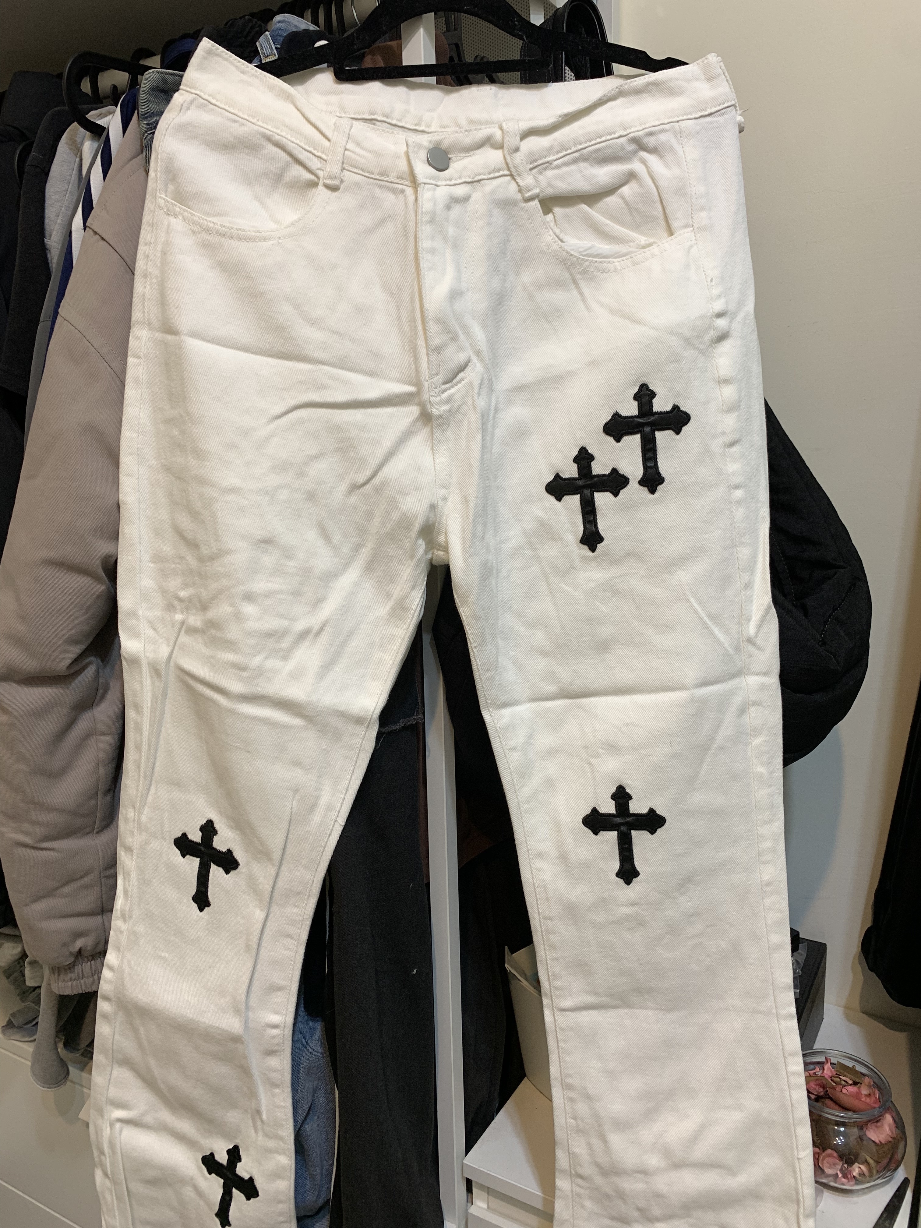 十字架 微喇叭 不收邊 牛仔褲