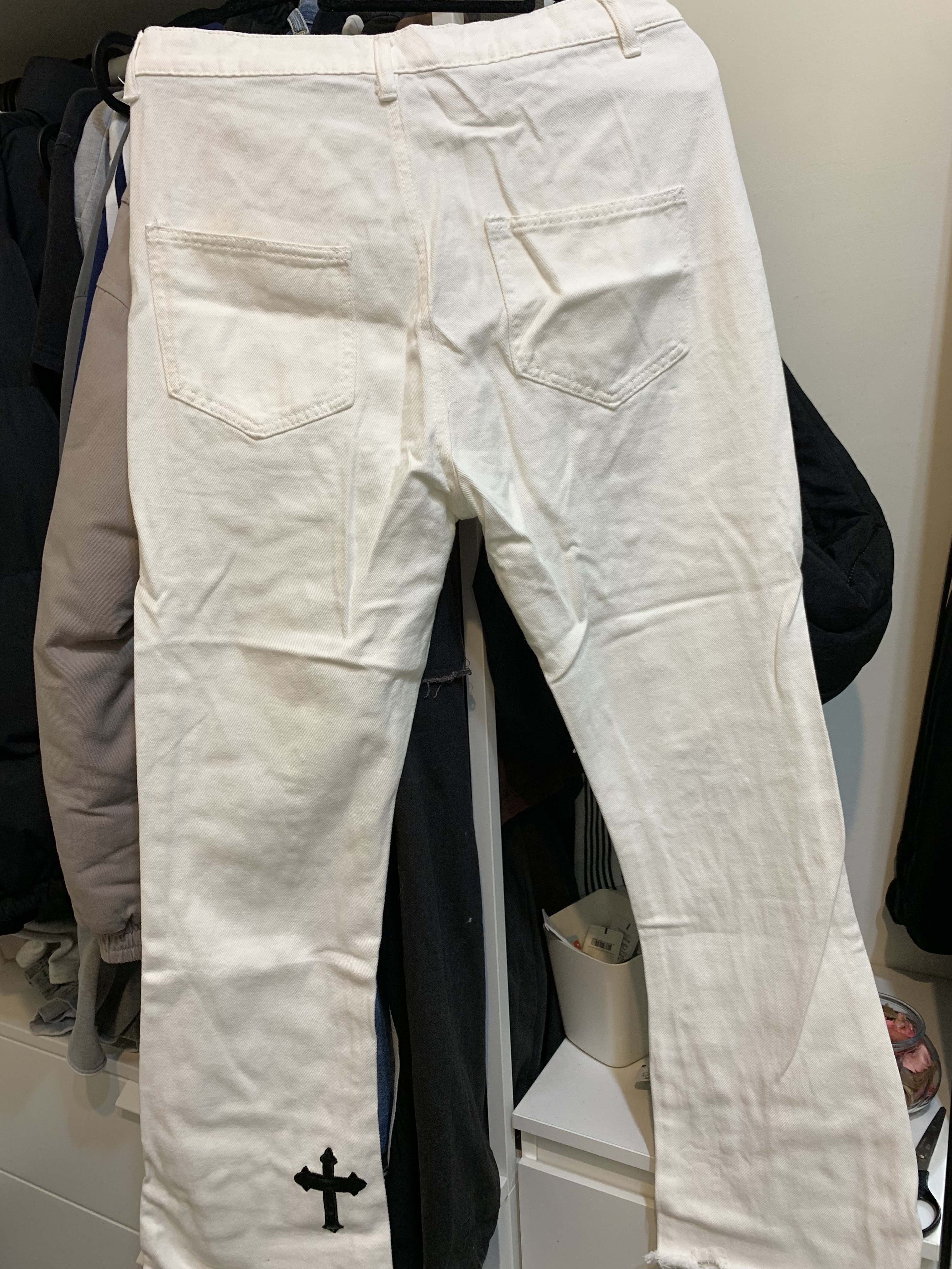 十字架 微喇叭 不收邊 牛仔褲