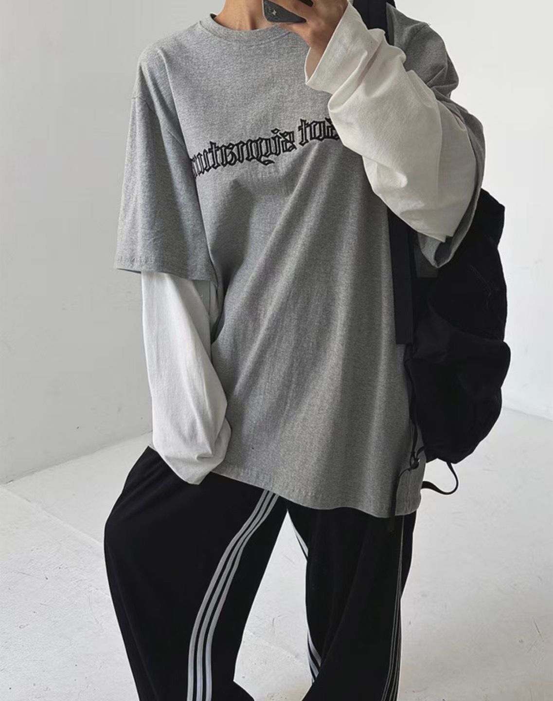 假兩件英文字長袖衫 Seeot-043T