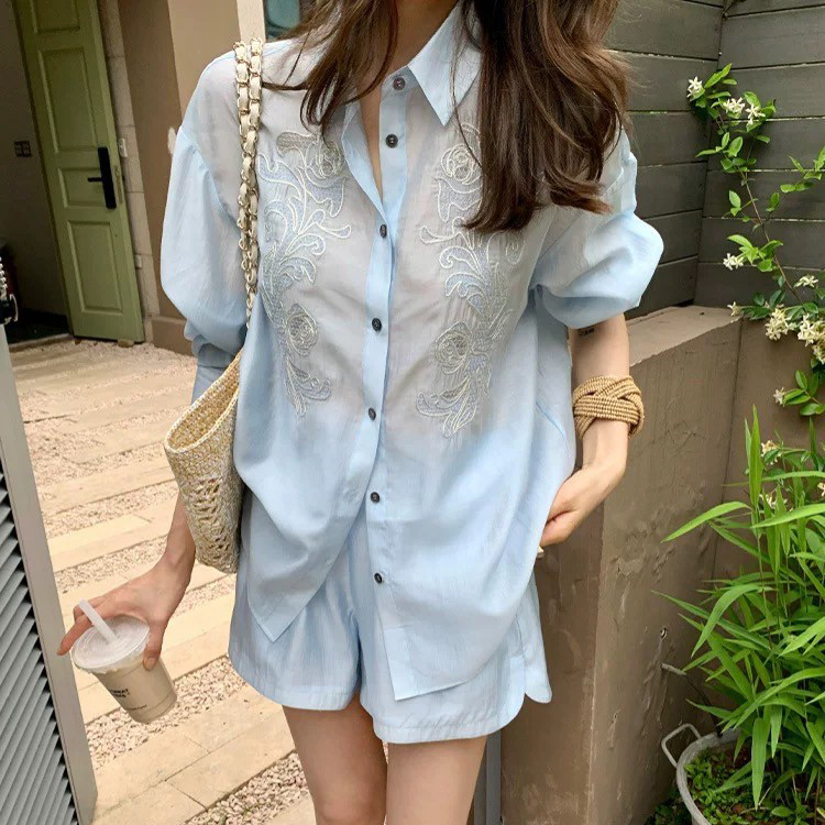 天空藍刺繡圖翻翻領襯衫+短褲SET-S-L (Elegant & Love)