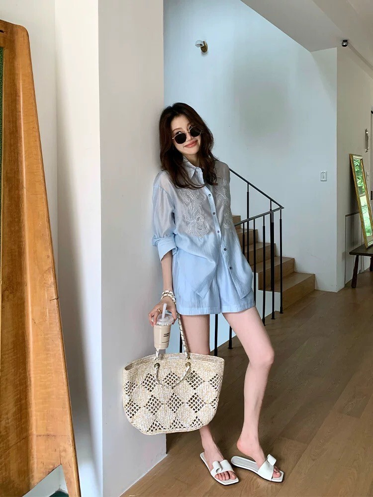 天空藍刺繡圖翻翻領襯衫+短褲SET-S-L (Elegant & Love)