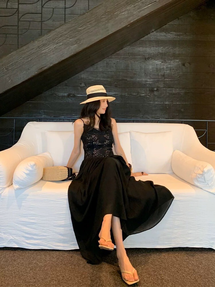 經典黑蕾絲滾邊細肩帶傘擺長洋裝S-L (Elegant & Love)