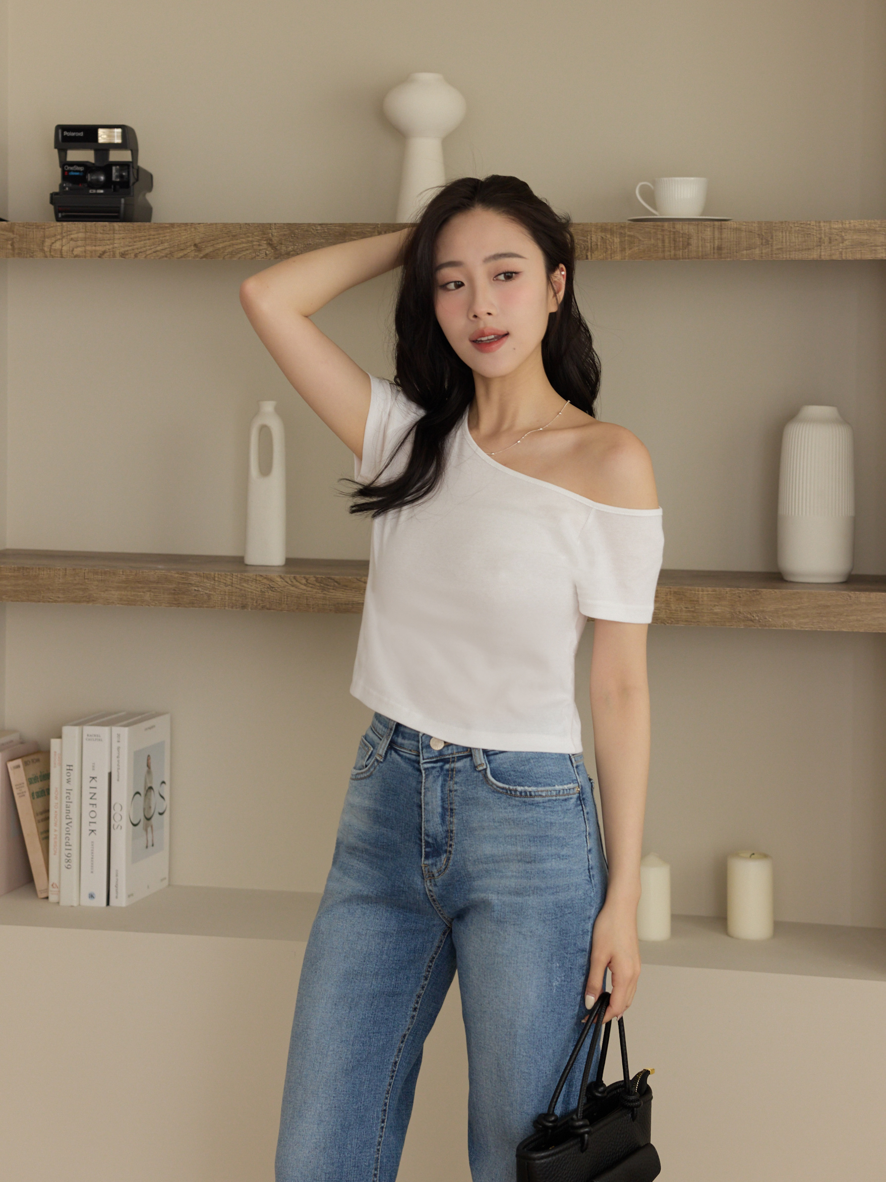 寬鬆隨性斜肩短T