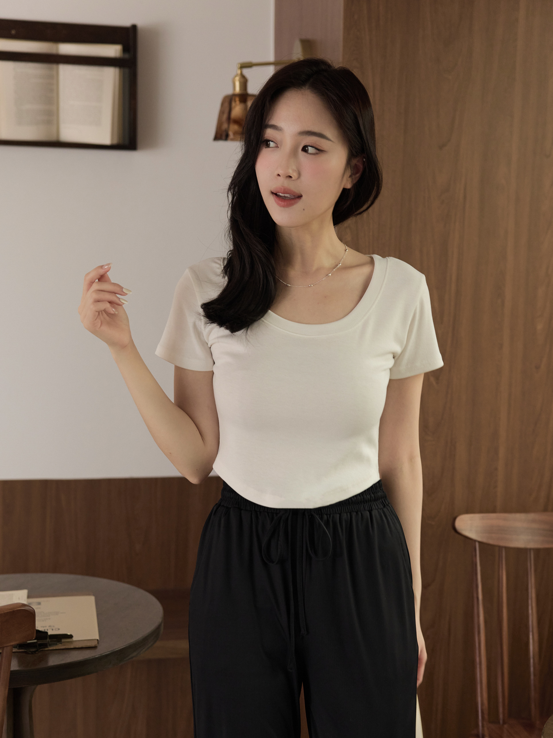 極簡柔軟親膚短版tee