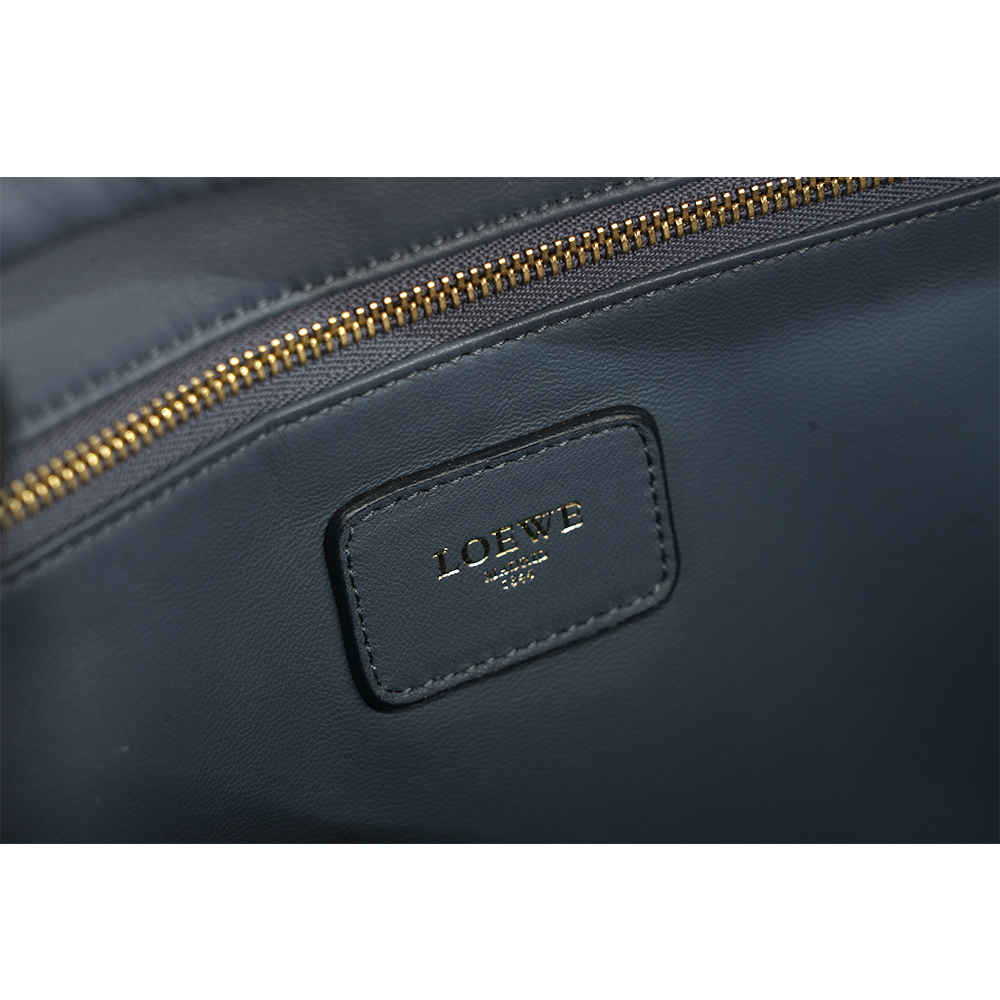 【LOEWE】Amazona 山羊皮大款手提包(灰藍色) 051201