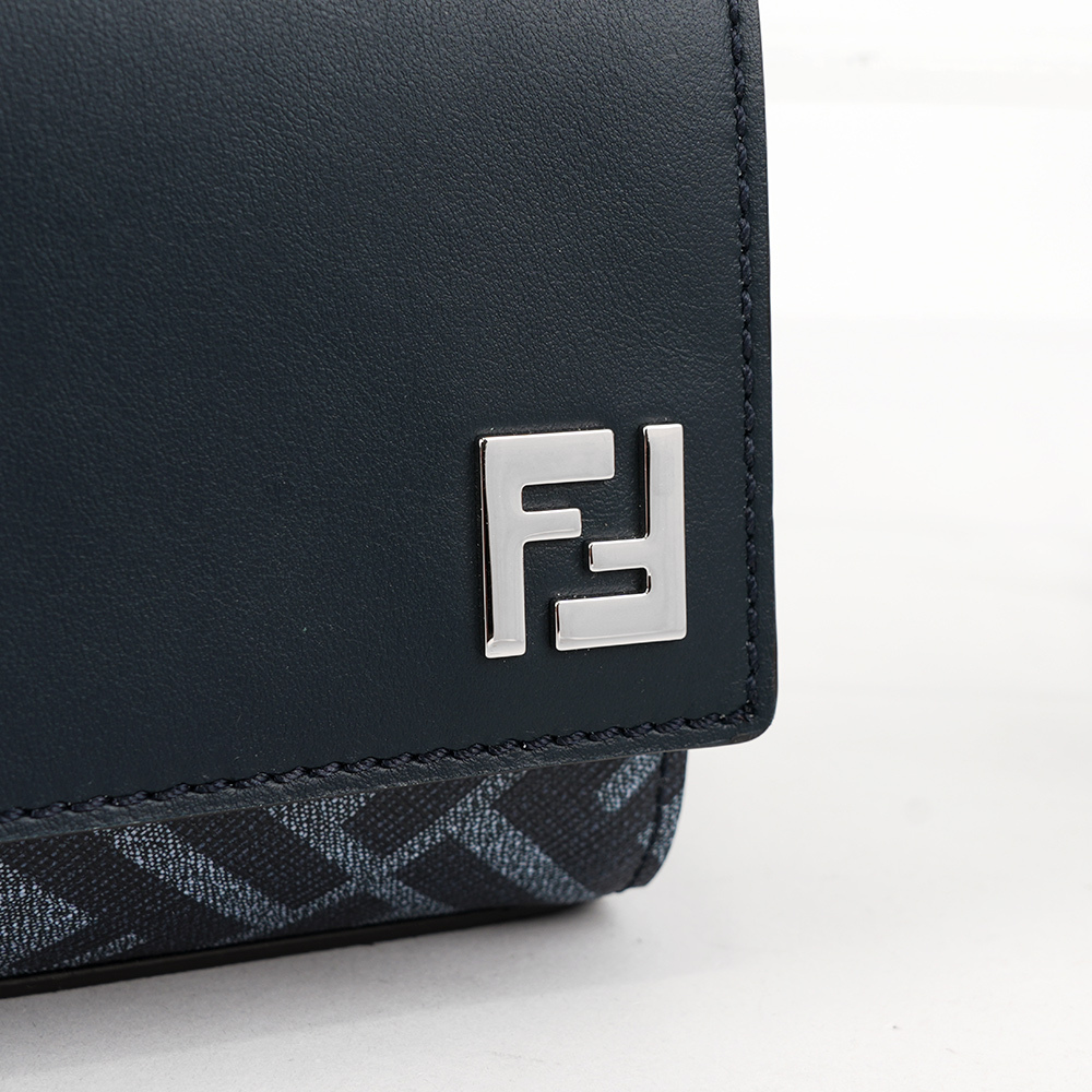 【FENDI】FF Squared 帆布及皮革翻蓋小郵差包(牛仔藍)7M0363 ASIC F1O97