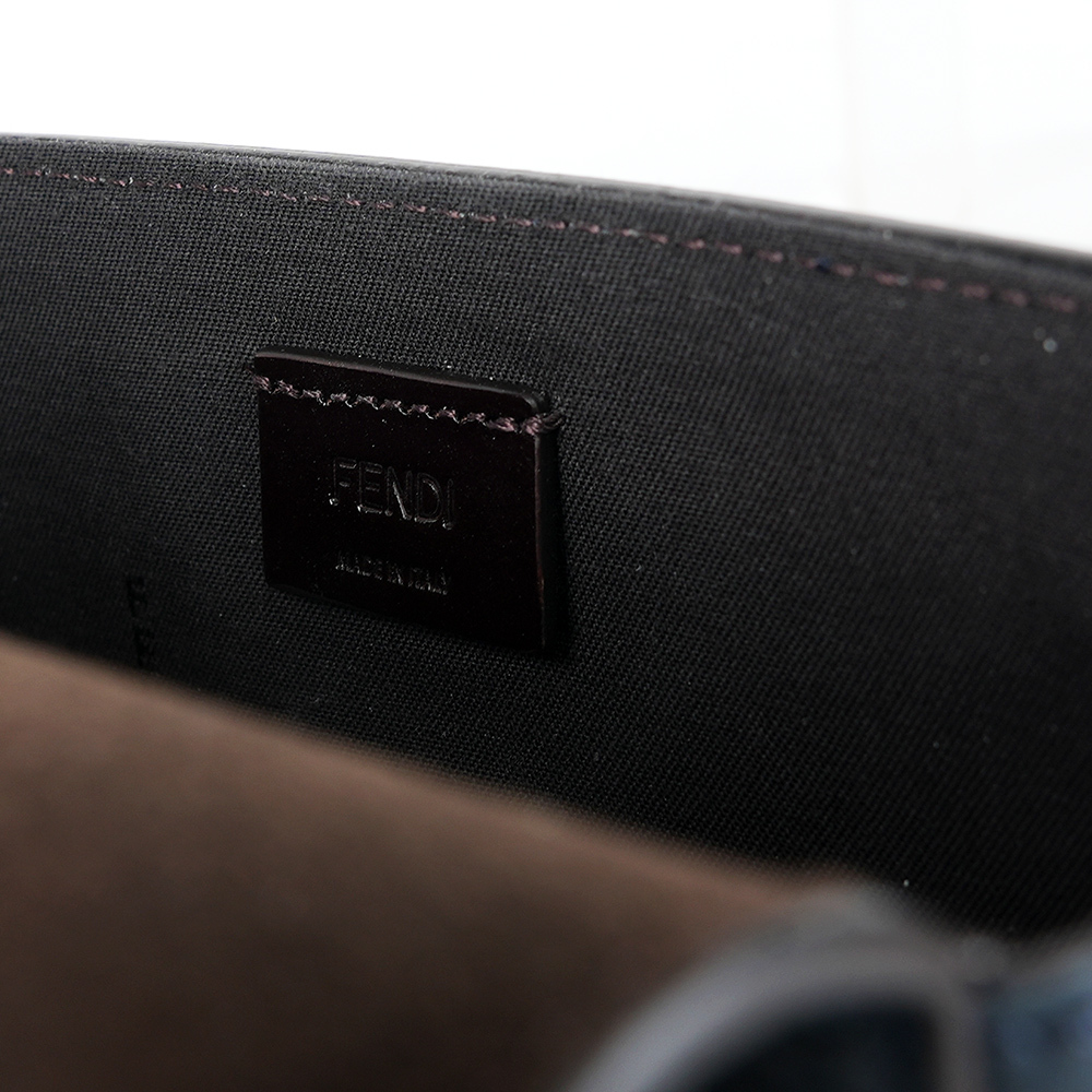 【FENDI】FF Squared 帆布及皮革翻蓋小郵差包(牛仔藍)7M0363 ASIC F1O97