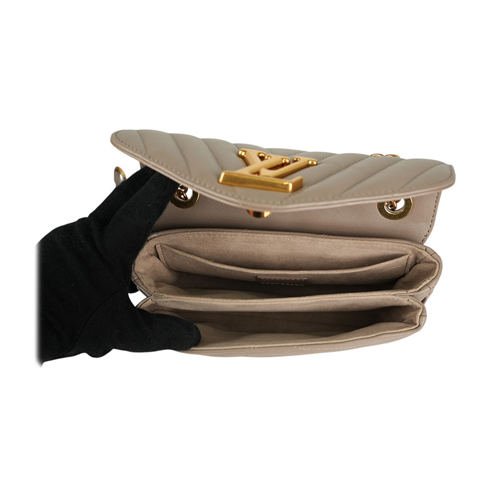 【Louis Vuitton / LV】New Wave PM 縫線牛皮翻蓋二用包(奶茶色) M20838