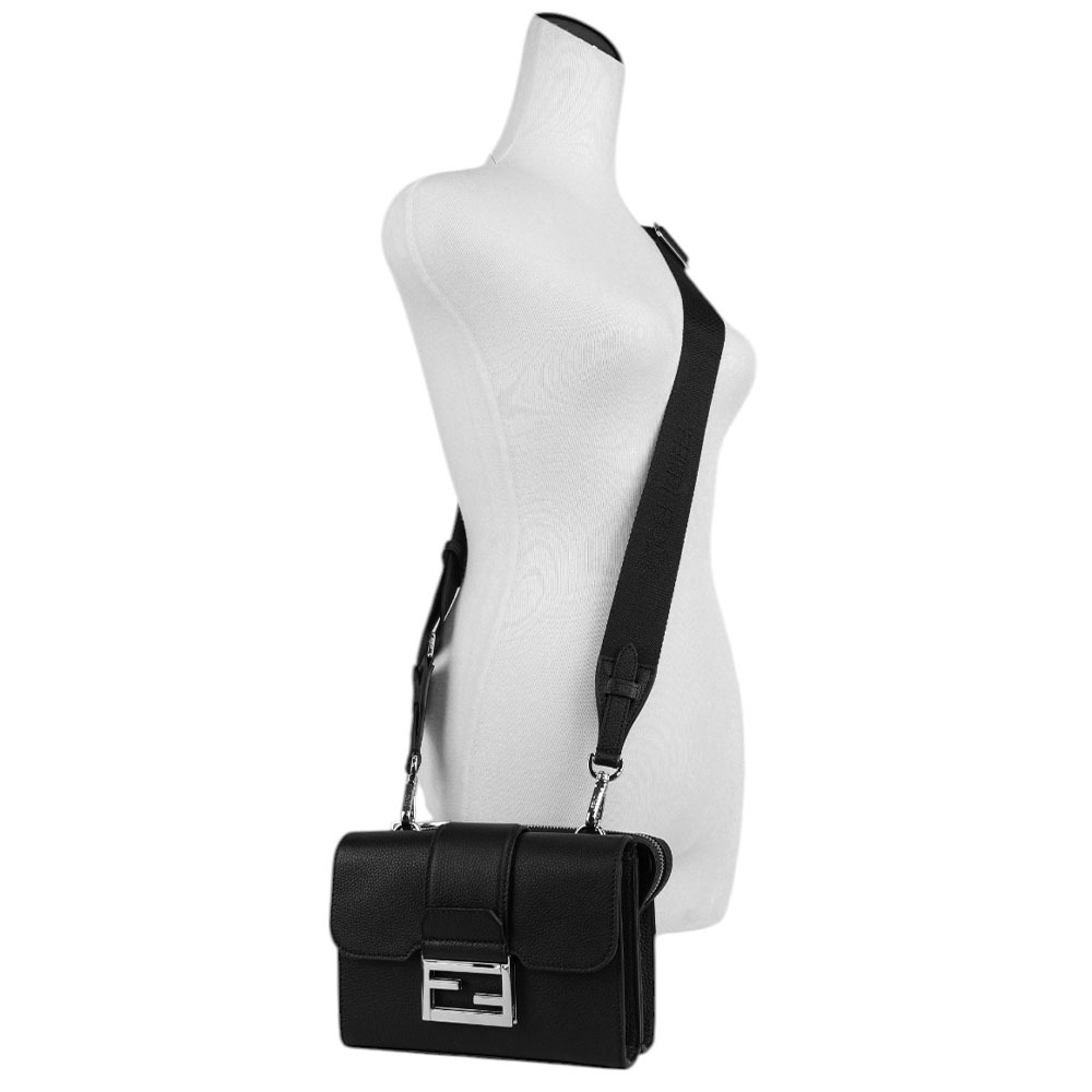 【FENDI】Double Baguette 銀釦粒紋皮革翻蓋及拉鍊斜背包(黑色)7VA649 APDR F0GXN