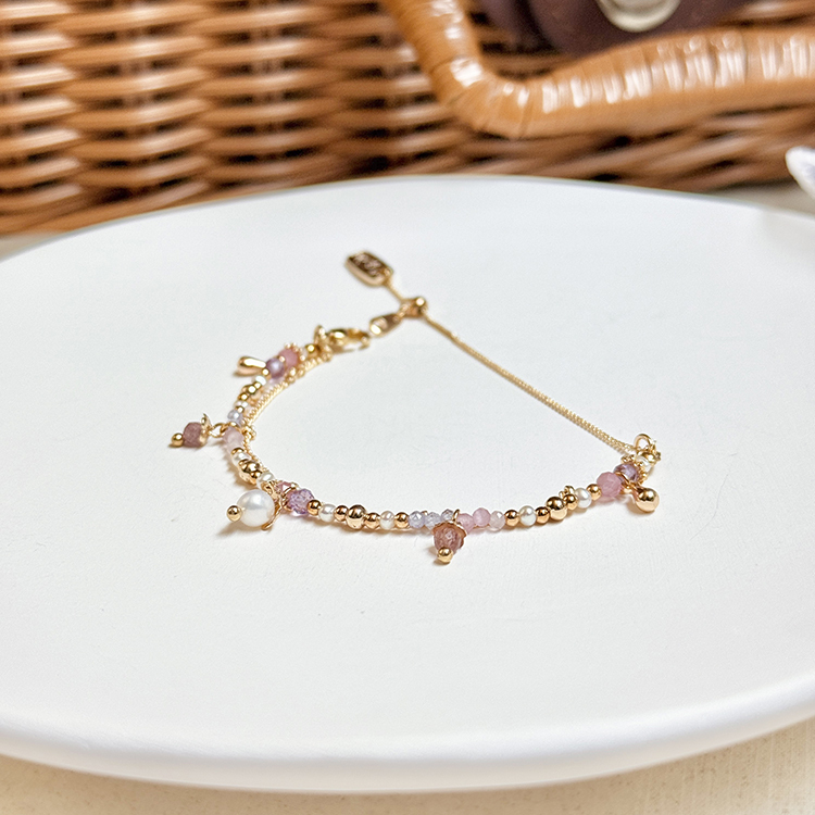 生日花 • 陸月柒 • 紅百金花 – 珍珠草莓晶 – 手鍊