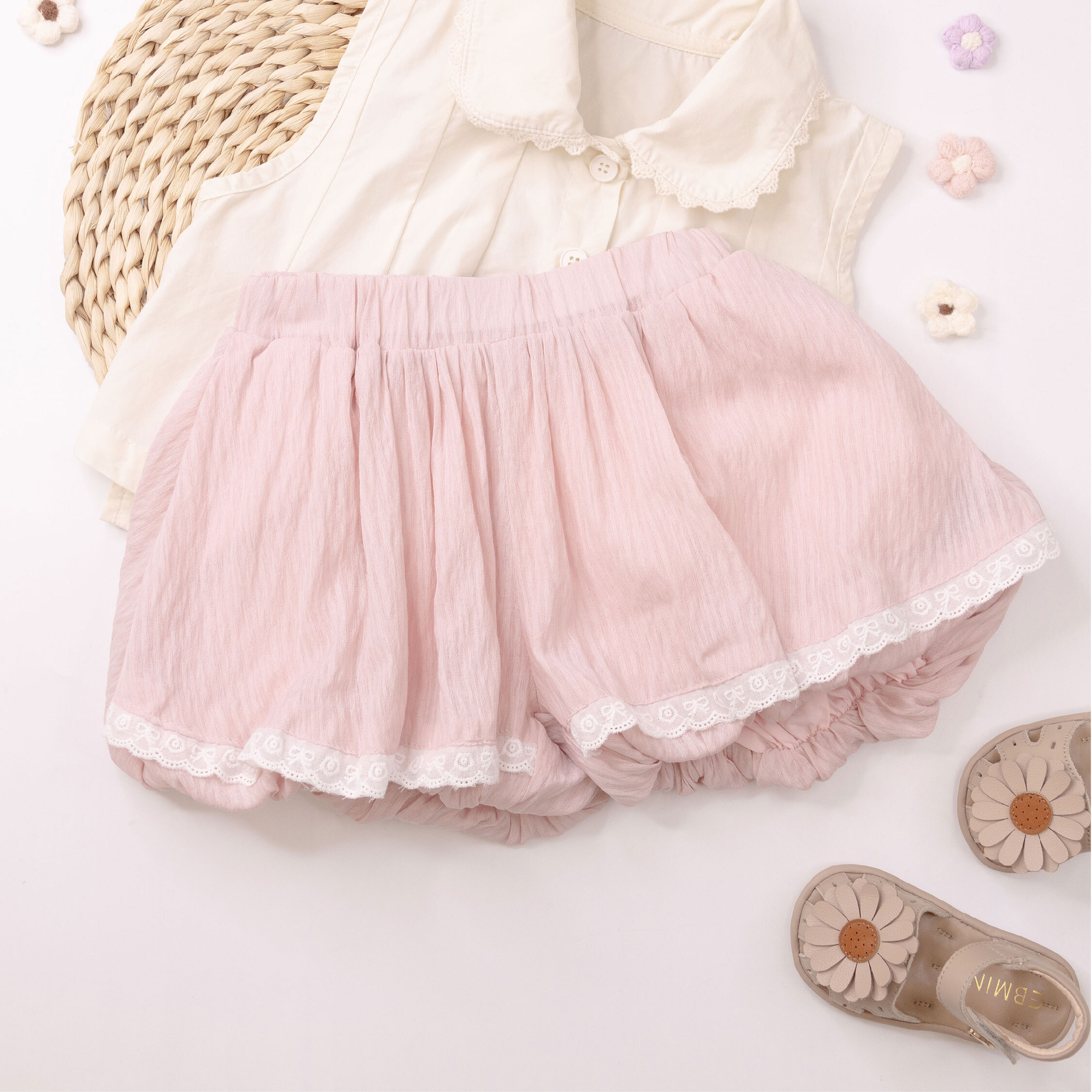 草莓牛奶花邊拼接燈籠短褲 (H50331)