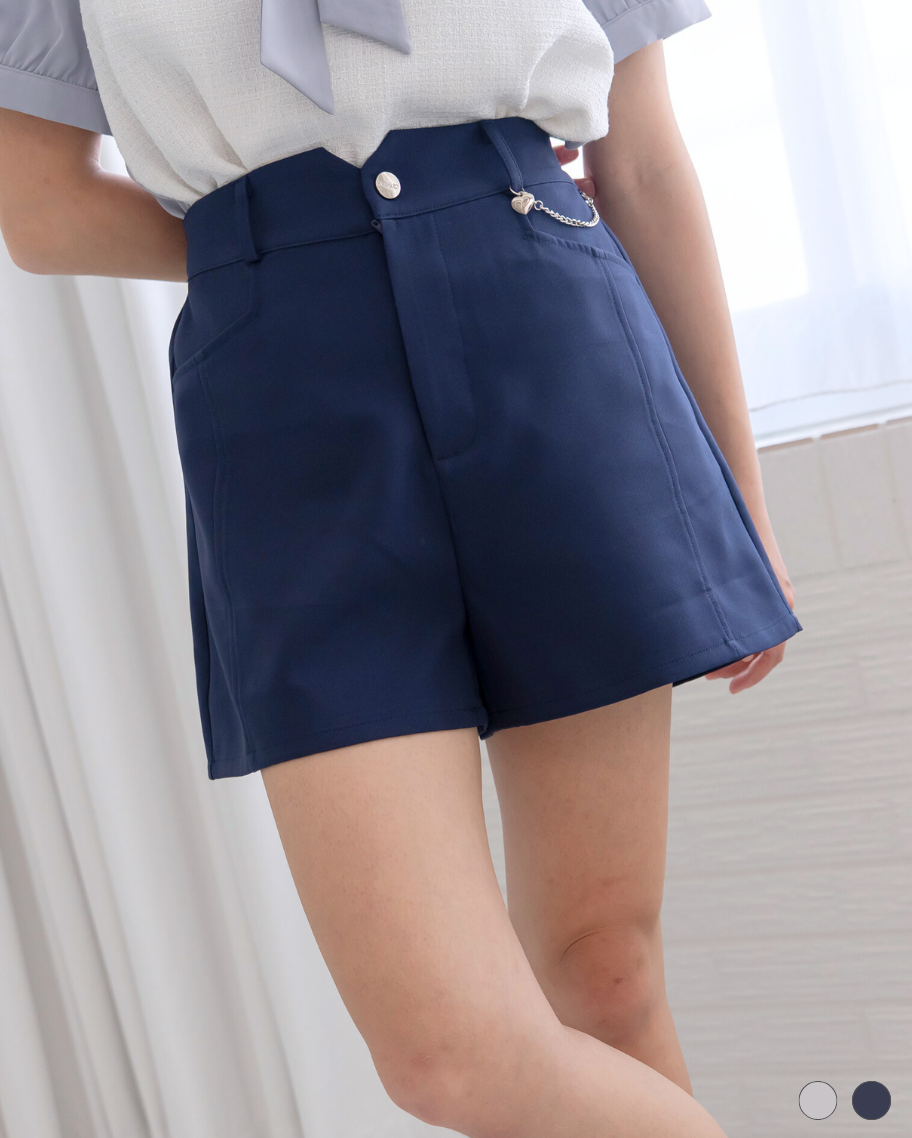 都會修身鍊飾短褲