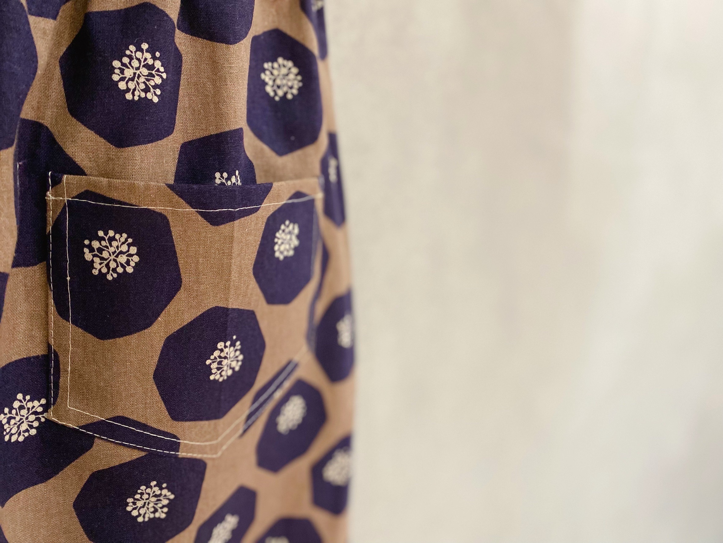 棕底芝麻麵包 媽咪錐形褲