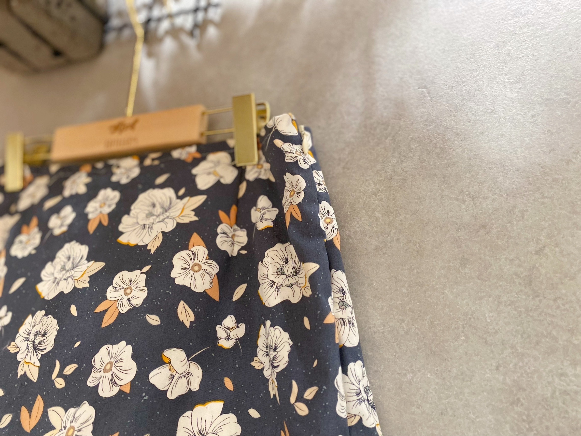 AGF深灰白花 媽咪波浪連褲短裙(S)