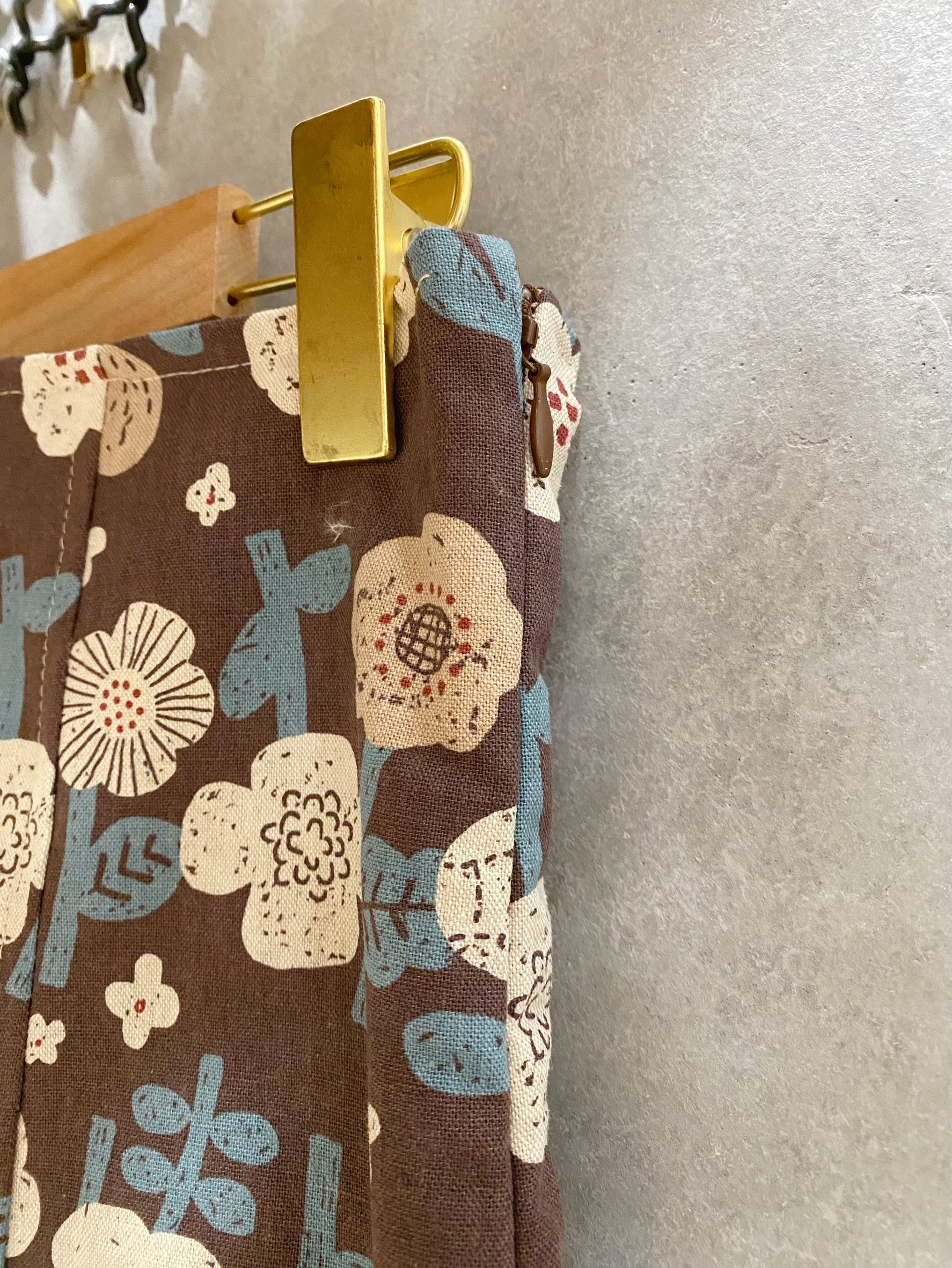 咖啡小花 媽咪後綁腰短裙