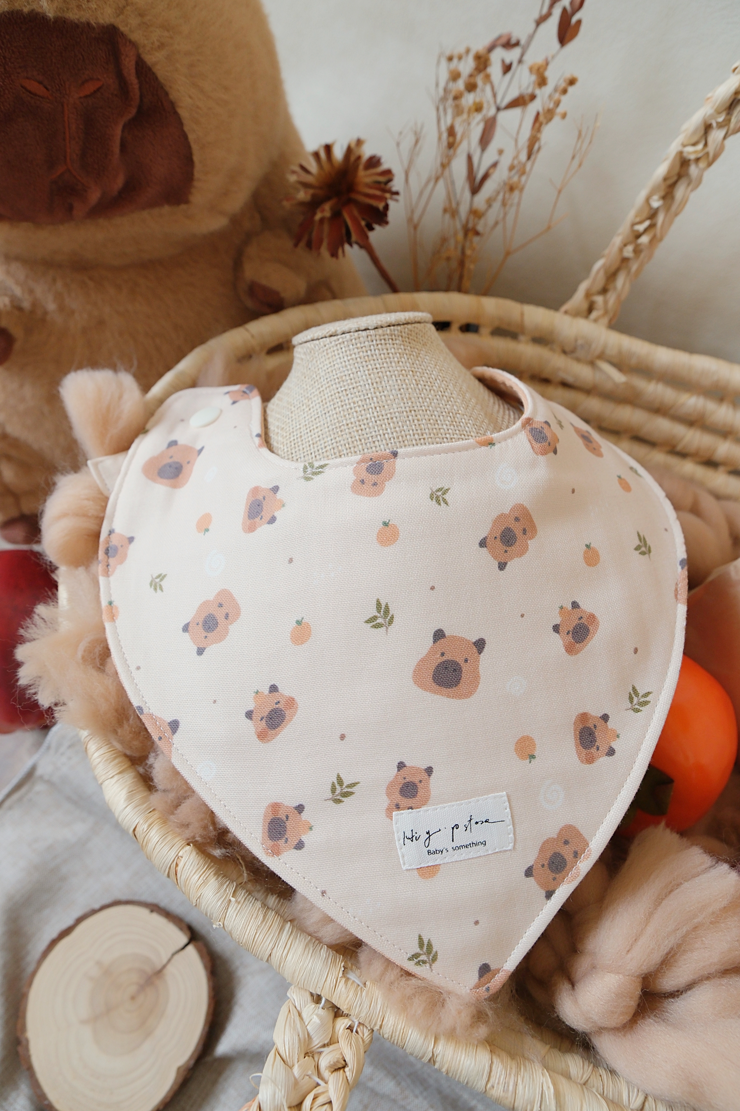 Hi Y.P store-手作圍兜-雙面三角兜-卡皮巴拉