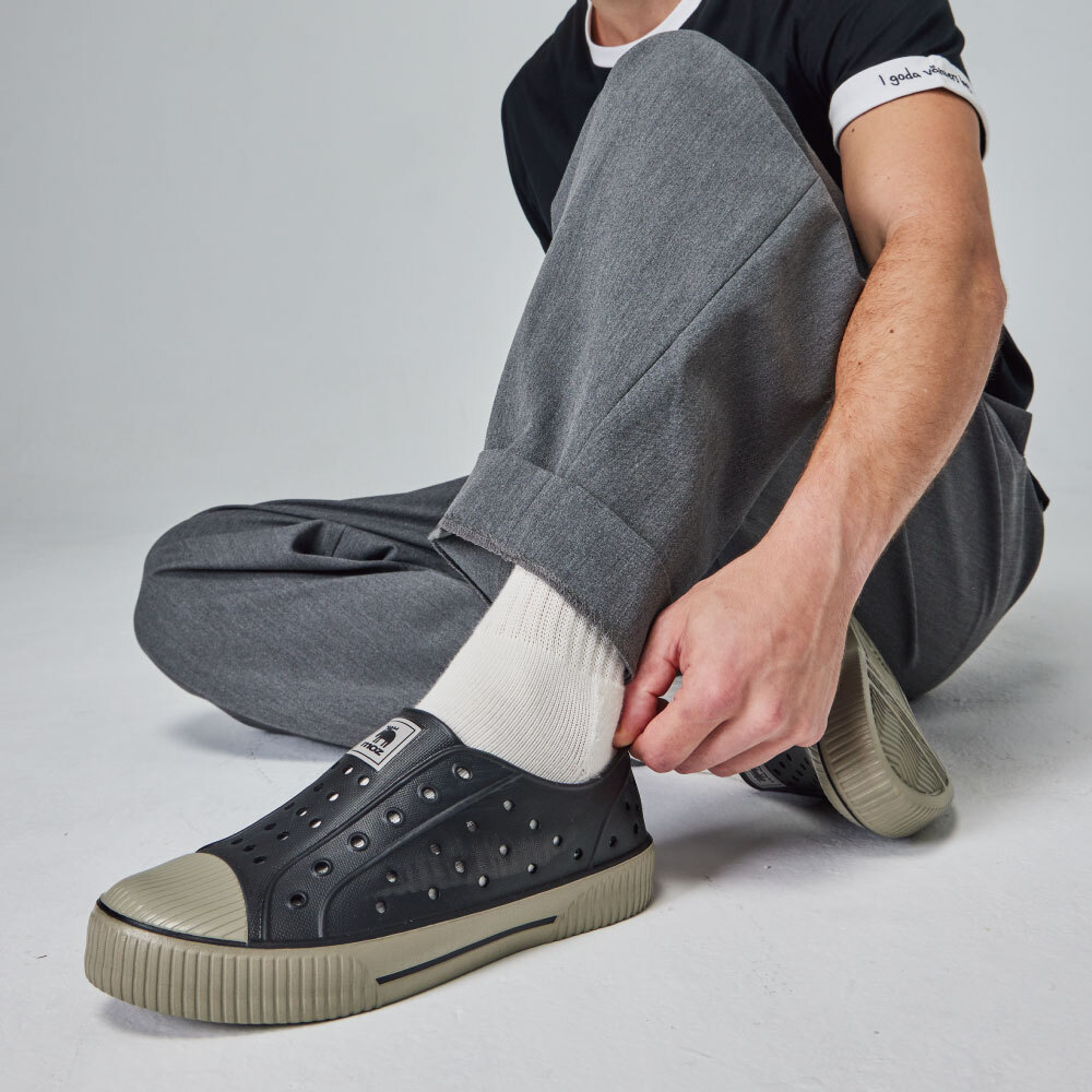 moz瑞典駝鹿雙色洞洞餅乾水鞋(奶蓋芝麻黑) 全球首創舒適厚底防潑水