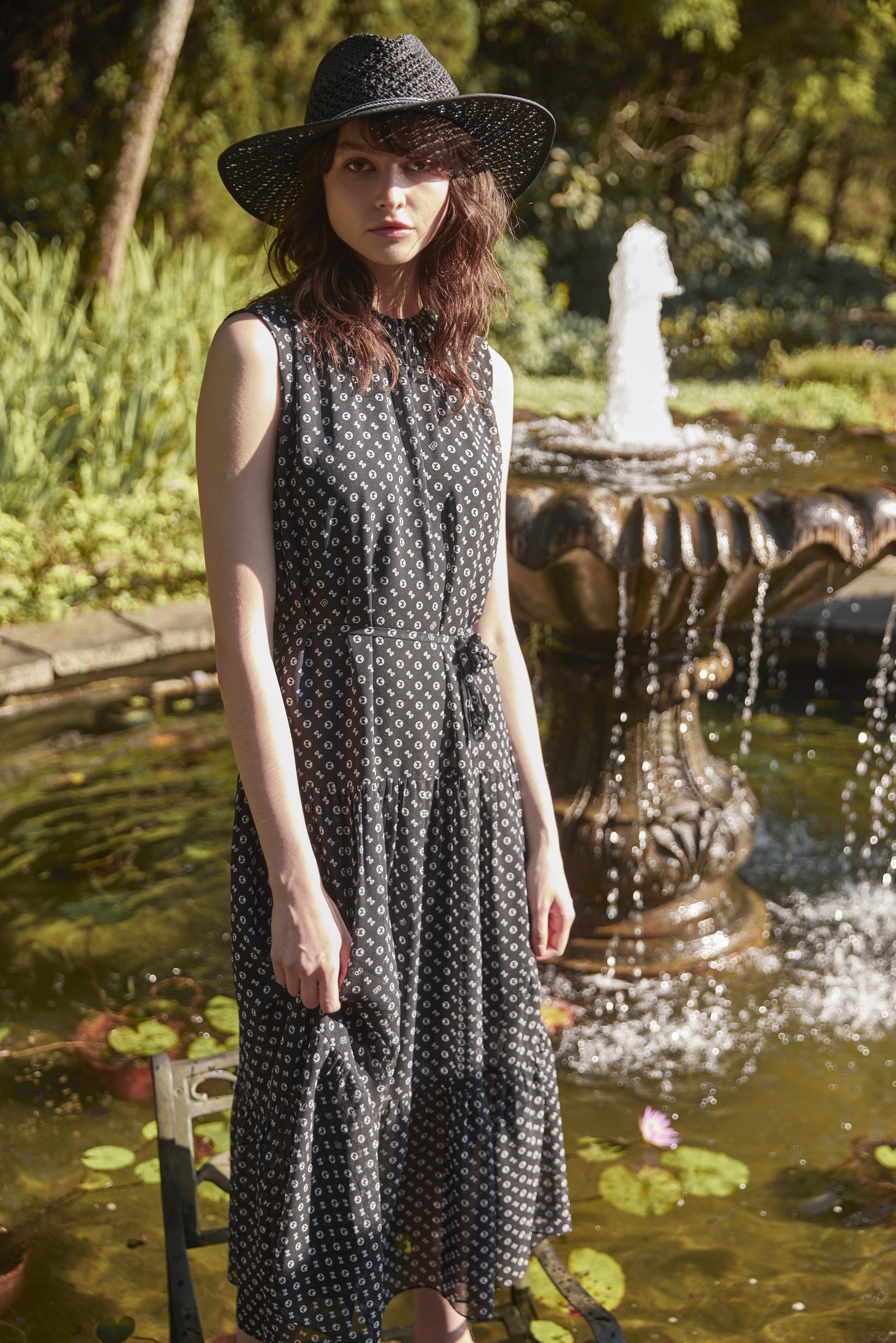 BE10080E1 無袖蛋糕長洋